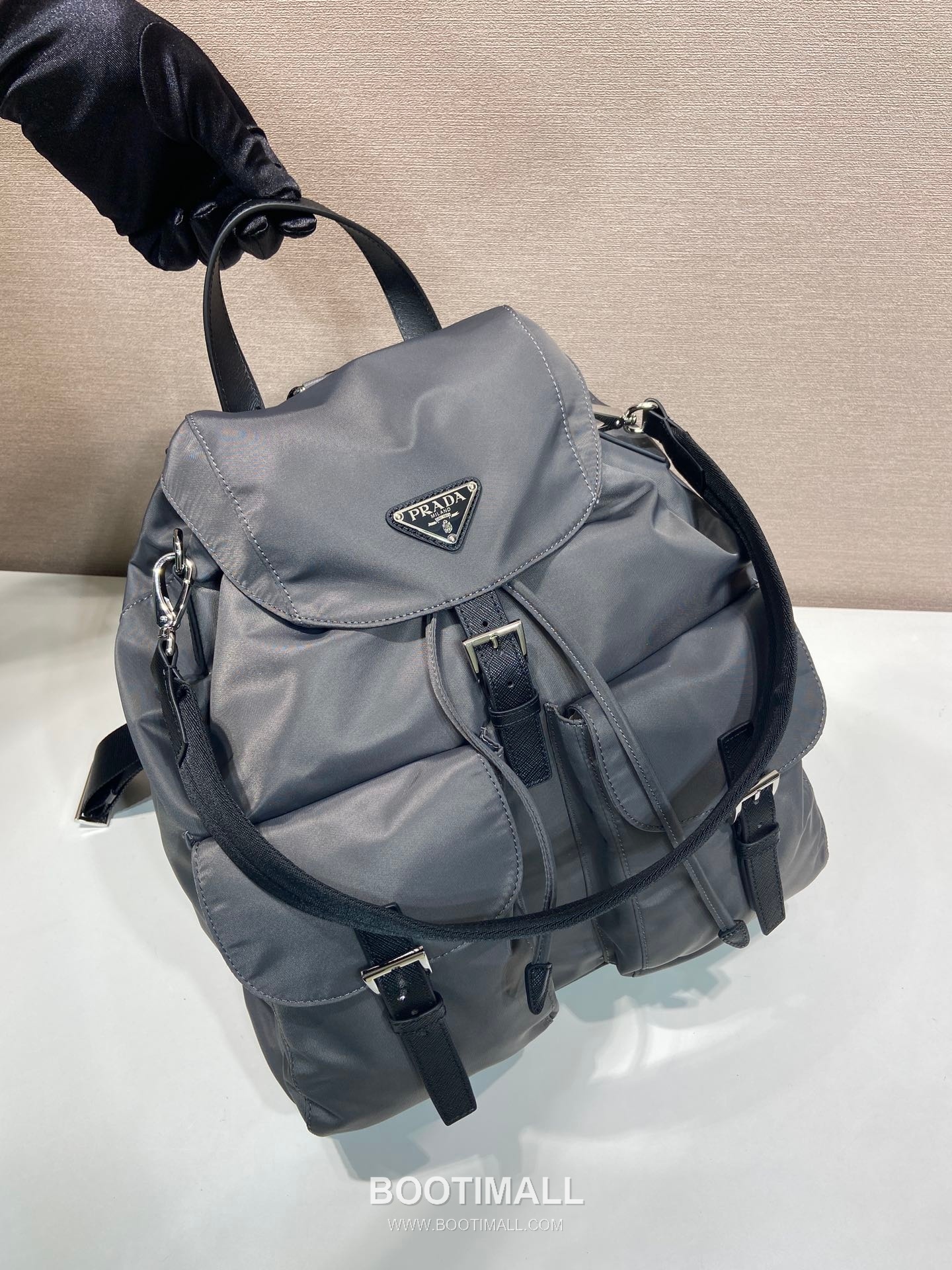 Prada Re-Nylon Backpack with Detachable Strap and Dual Carry Design 프라다 리나일론 탈부착 스트랩 듀얼 캐리 백팩 2VZ110A 34cm 2