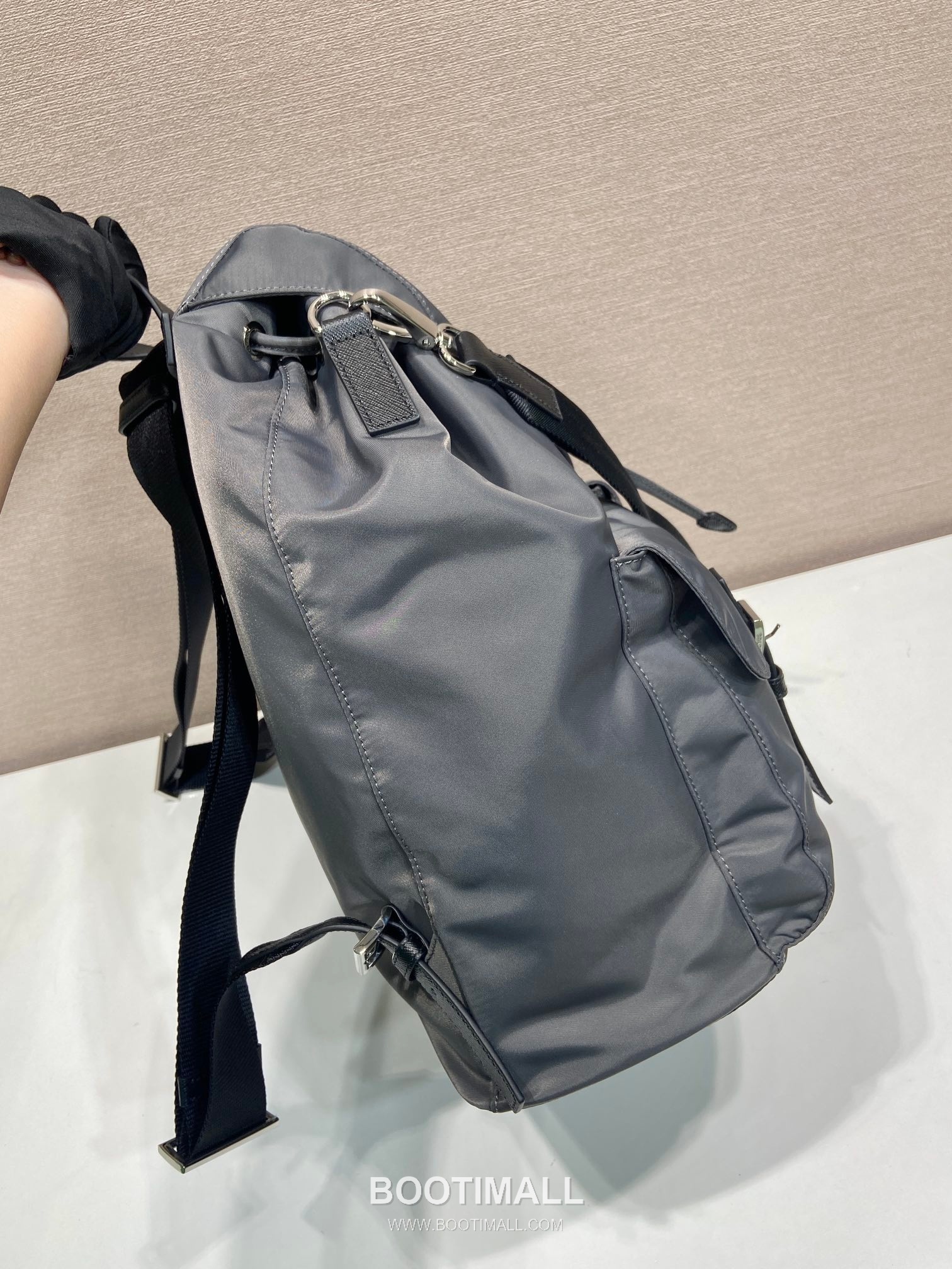 Prada Re-Nylon Backpack with Detachable Strap and Dual Carry Design 프라다 리나일론 탈부착 스트랩 듀얼 캐리 백팩 2VZ110A 34cm 6