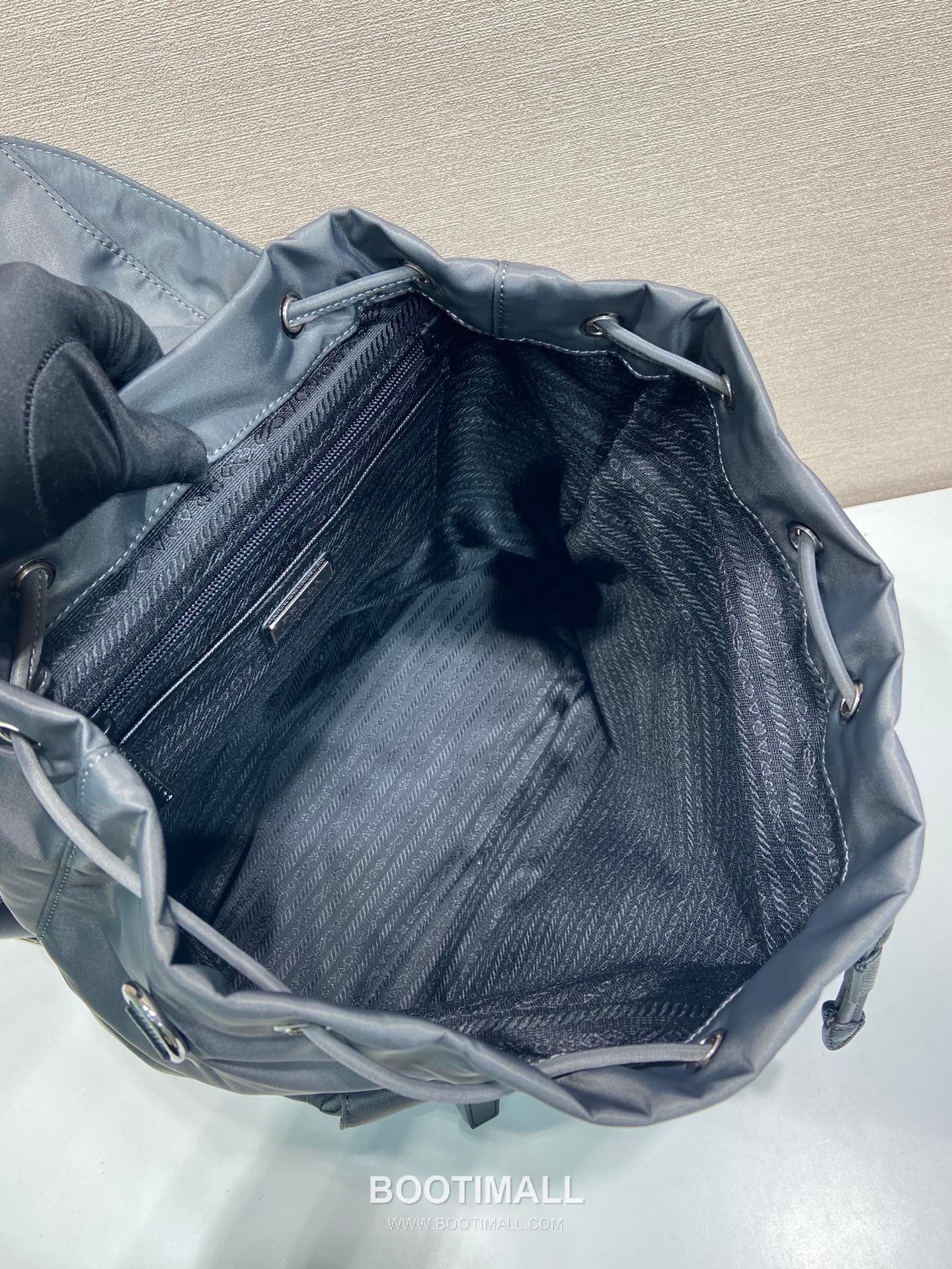 Prada Re-Nylon Backpack with Detachable Strap and Dual Carry Design 프라다 리나일론 탈부착 스트랩 듀얼 캐리 백팩 2VZ110A 34cm 8