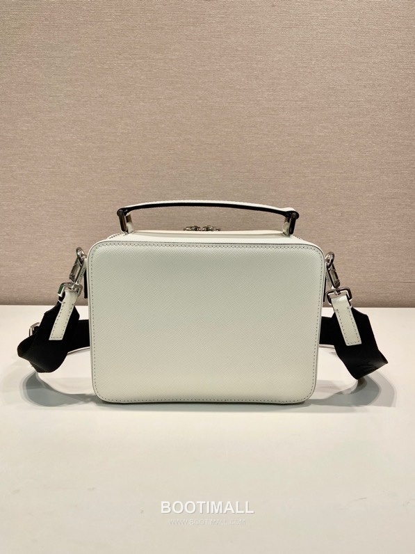 Prada Saffiano Leather Brique Bag with Top Handle and Nylon Strap 프라다 사피아노 레더 탑핸들 나일론 스트랩 브리크백 2VH069 22cm 5