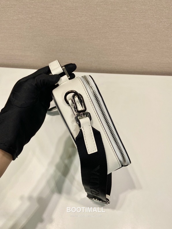 Prada Saffiano Leather Brique Bag with Top Handle and Nylon Strap 프라다 사피아노 레더 탑핸들 나일론 스트랩 브리크백 2VH069 22cm 7