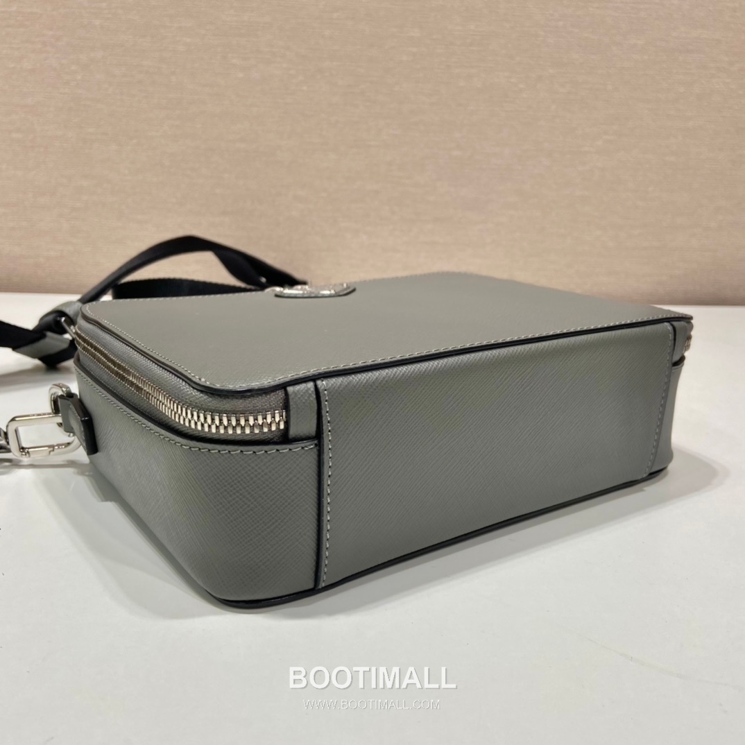 Prada Saffiano Leather Brique Bag with Top Handle and Nylon Strap 프라다 사피아노 레더 탑핸들 나일론 스트랩 브리크백 2VH069 22cm 6