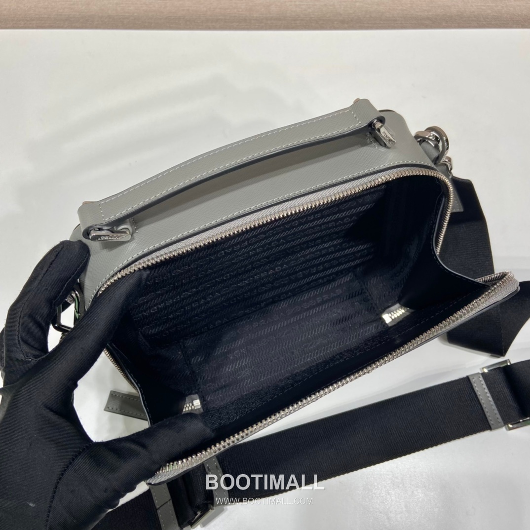 Prada Saffiano Leather Brique Bag with Top Handle and Nylon Strap 프라다 사피아노 레더 탑핸들 나일론 스트랩 브리크백 2VH069 22cm 8