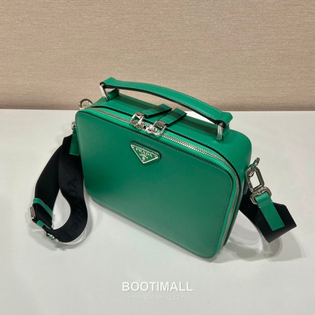 Prada Saffiano Leather Brique Bag with Top Handle and Nylon Strap 프라다 사피아노 레더 탑핸들 나일론 스트랩 브리크백 2VH069 22cm 4