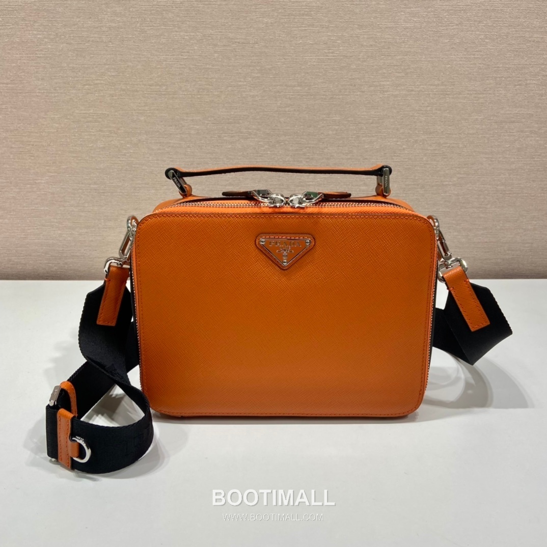 Prada Saffiano Leather Brique Bag with Top Handle and Nylon Strap 프라다 사피아노 레더 탑핸들 나일론 스트랩 브리크백 2VH069 22cm 2