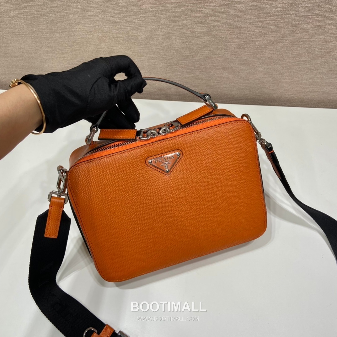 Prada Saffiano Leather Brique Bag with Top Handle and Nylon Strap 프라다 사피아노 레더 탑핸들 나일론 스트랩 브리크백 2VH069 22cm 4