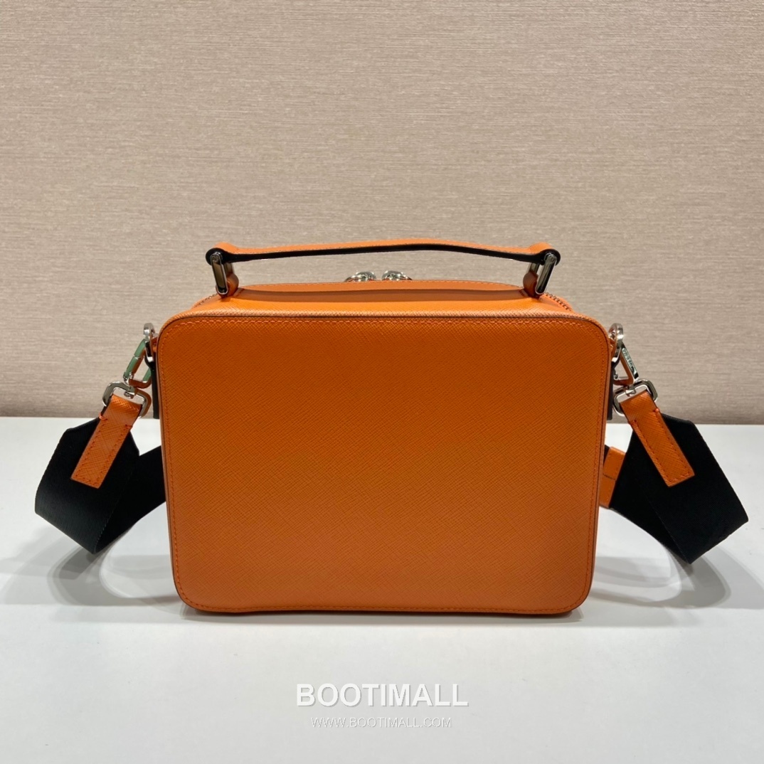 Prada Saffiano Leather Brique Bag with Top Handle and Nylon Strap 프라다 사피아노 레더 탑핸들 나일론 스트랩 브리크백 2VH069 22cm 5