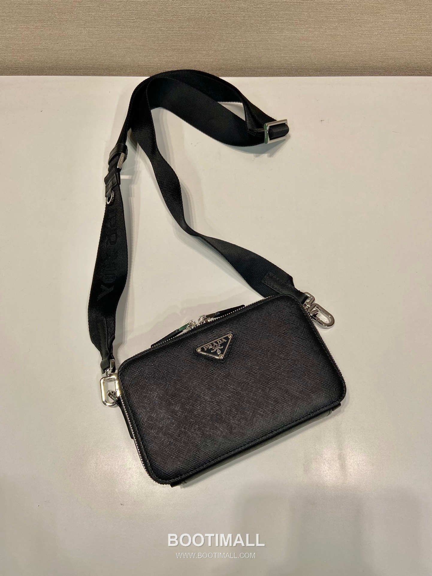 Prada Saffiano Leather Brique Messenger Bag with Adjustable Strap and Triangle Logo 프라다 사피아노 레더 삼각로고 조절 스트랩 브리크 메신저백 2VH173 19cm 3