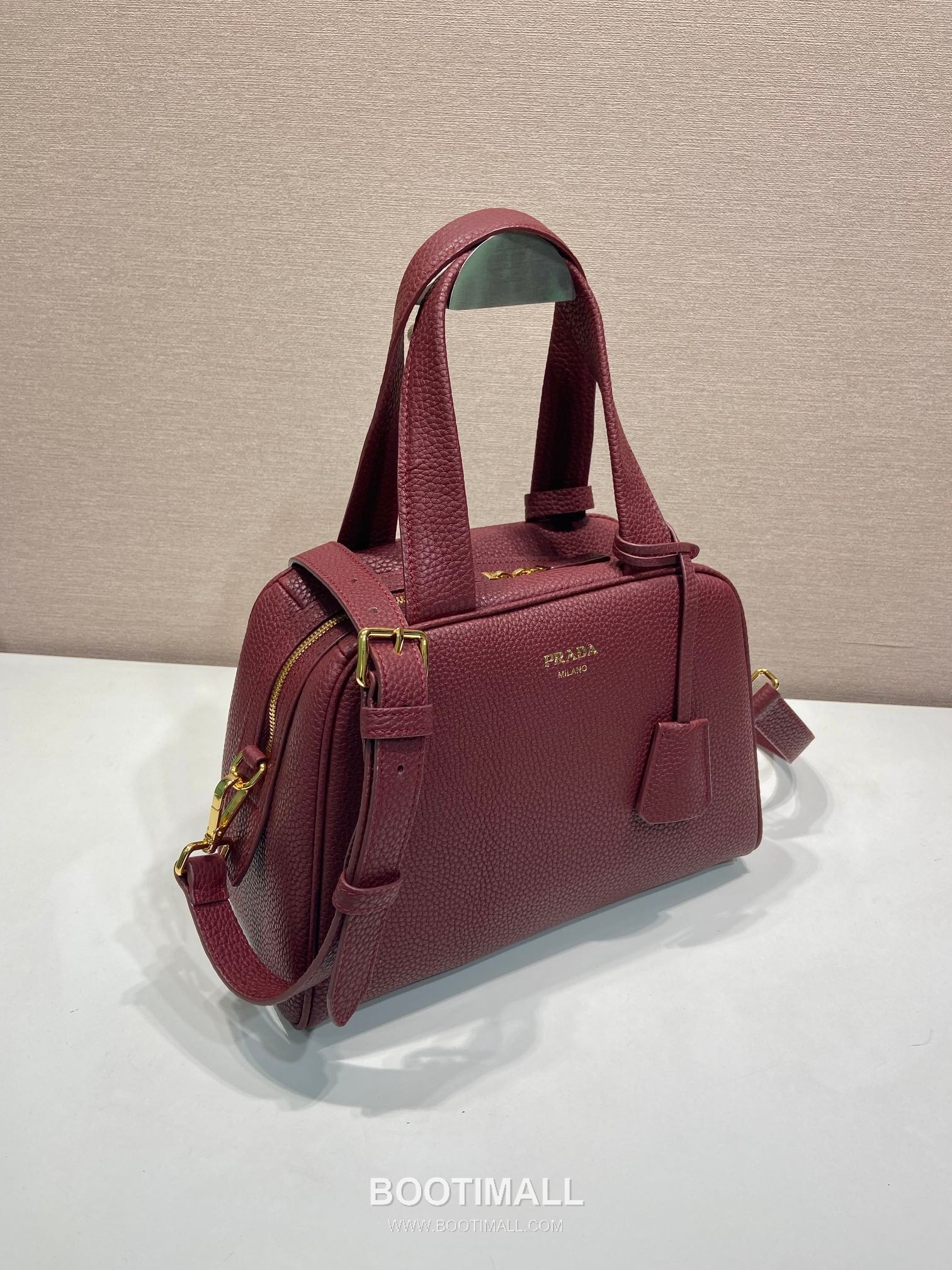 Prada Grained Leather Top Handle Bag with Detachable Strap and Logo Detail 프라다 그레인 레더 탈부착 스트랩 로고 디테일 탑핸들백 1BB149 28cm 2