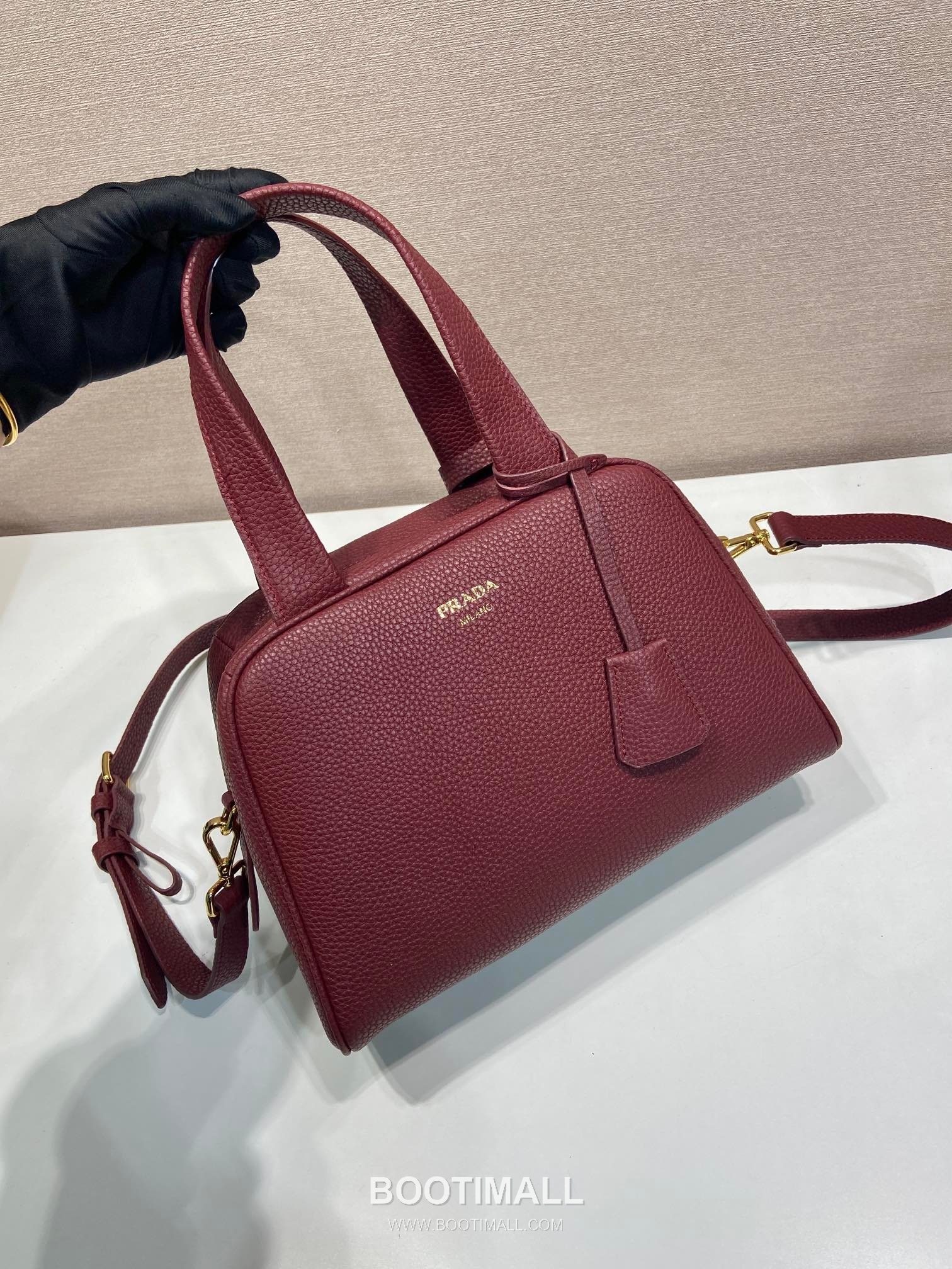 Prada Grained Leather Top Handle Bag with Detachable Strap and Logo Detail 프라다 그레인 레더 탈부착 스트랩 로고 디테일 탑핸들백 1BB149 28cm 3