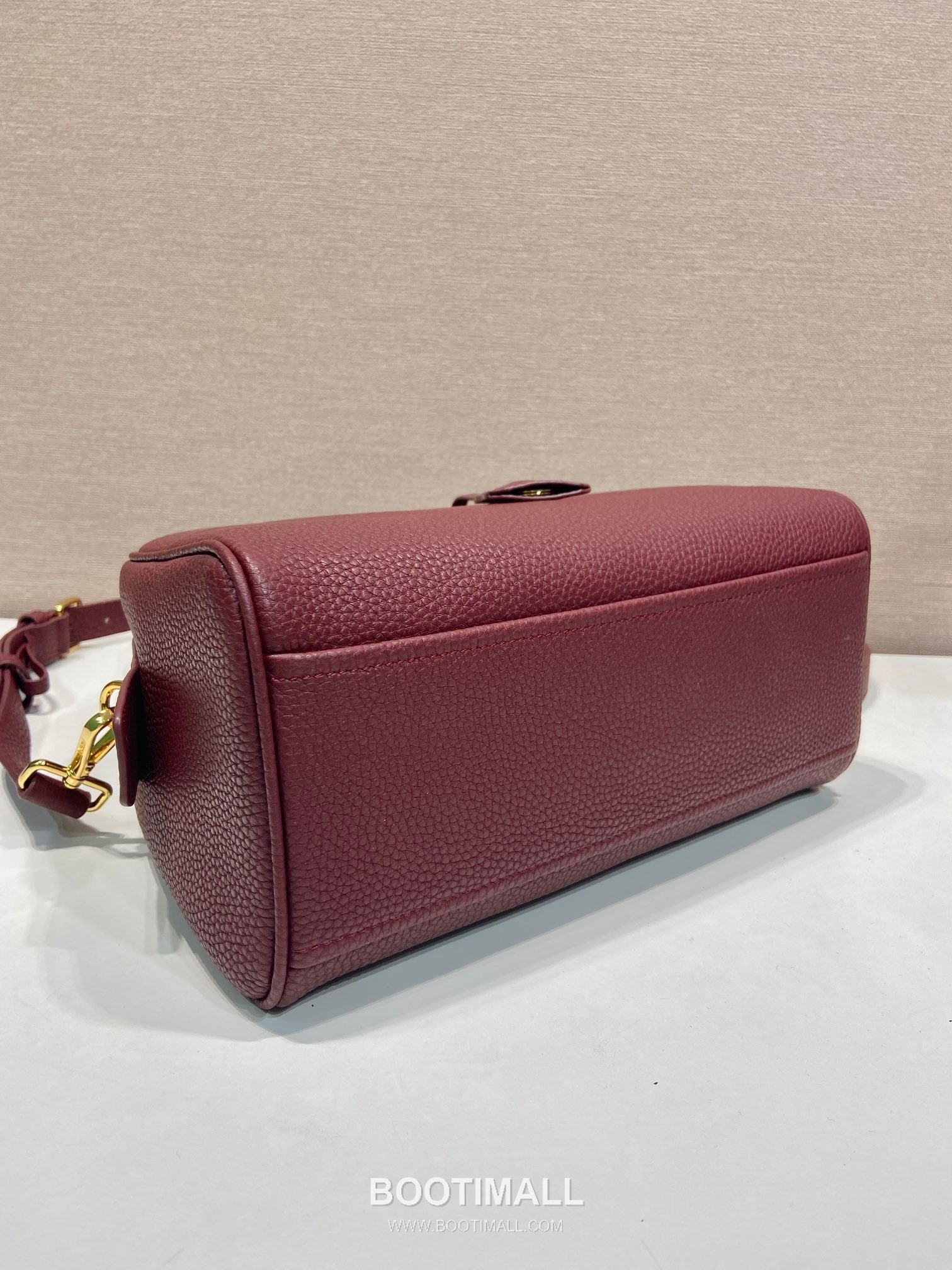 Prada Grained Leather Top Handle Bag with Detachable Strap and Logo Detail 프라다 그레인 레더 탈부착 스트랩 로고 디테일 탑핸들백 1BB149 28cm 6