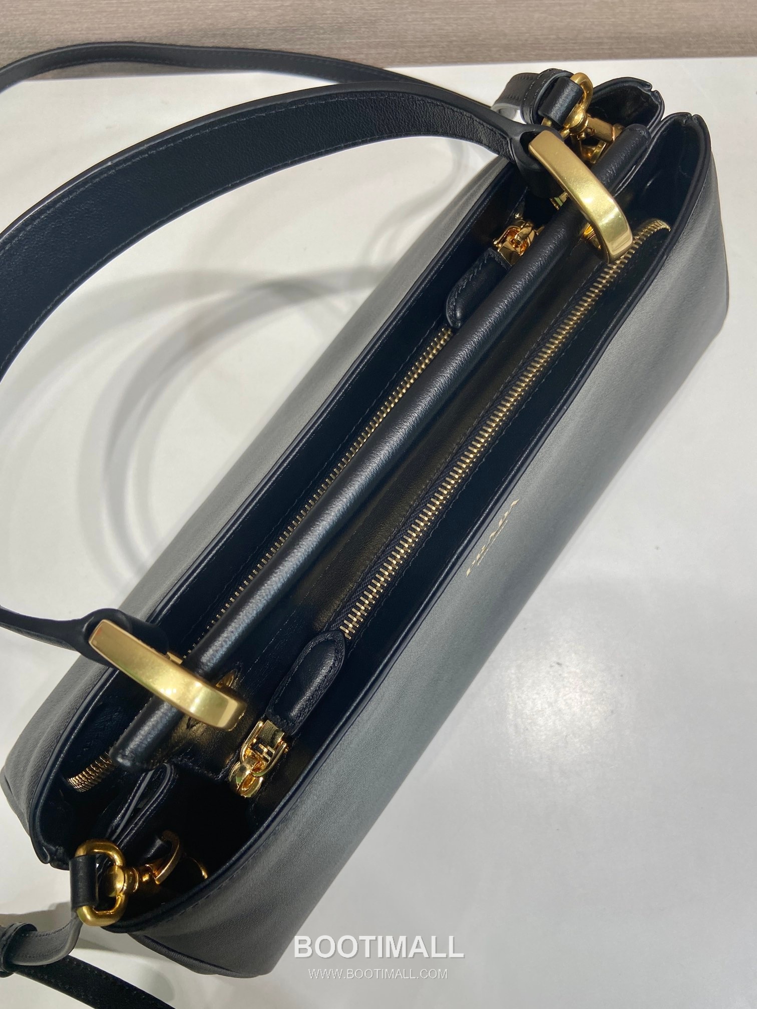 Prada Calfskin Leather Shoulder Bag with Detachable Strap and Zip Detail 프라다 카프스킨 레더 탈부착 스트랩 지퍼 디테일 숄더백 1BA475 35cm 7