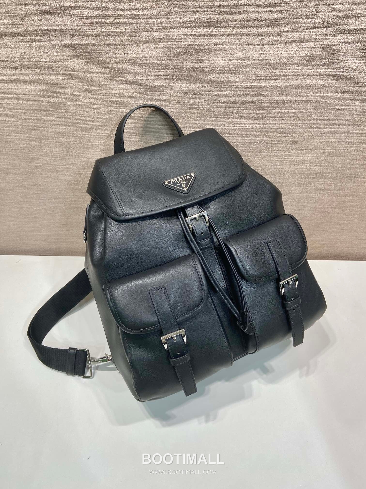 Prada Nappa Leather Backpack with Flap Pocket and Adjustable Strap 프라다 나파 레더 플랩포켓 조절 스트랩 백팩 1BZ2811B 28cm 2