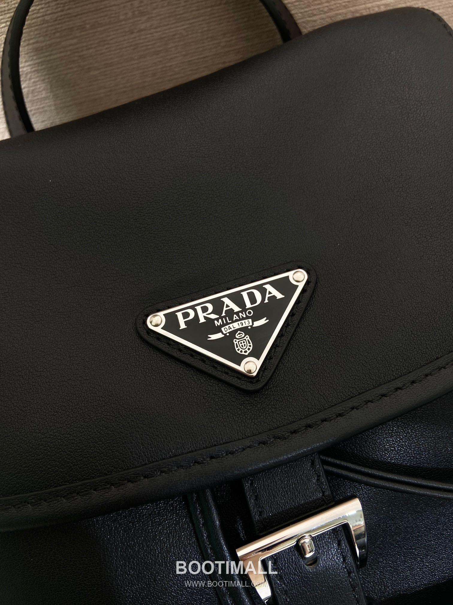 Prada Nappa Leather Backpack with Flap Pocket and Adjustable Strap 프라다 나파 레더 플랩포켓 조절 스트랩 백팩 1BZ2811B 28cm 7