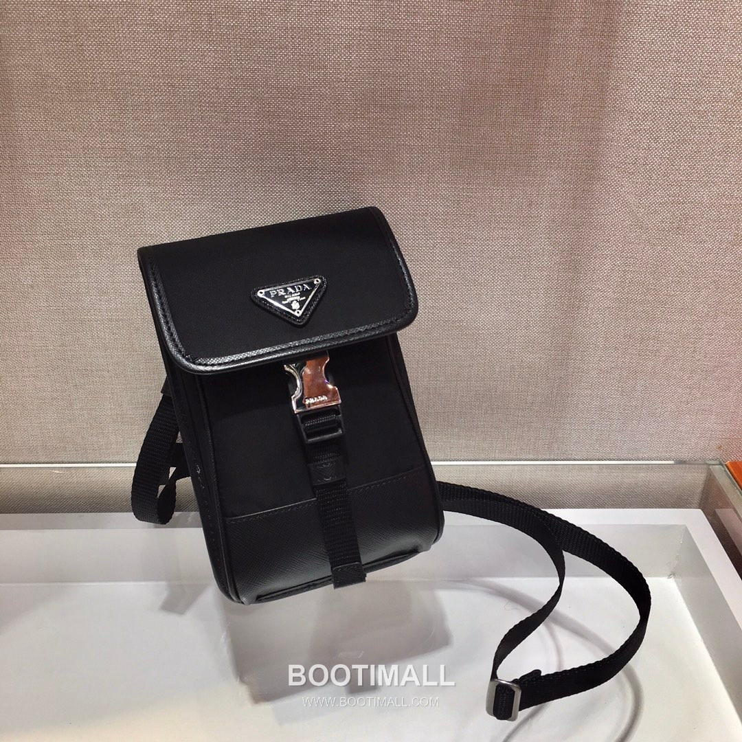 Prada Saffiano Leather Phone Crossbody Bag with Triangle Logo 프라다 사피아노 레더 삼각로고 폰 크로스백 2ZH109 12cm 3