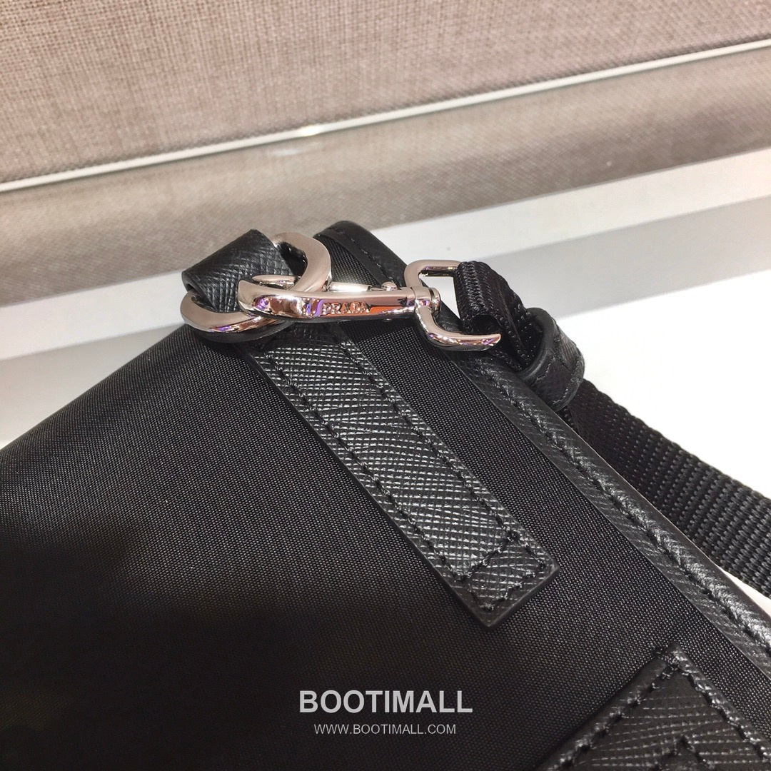 Prada Saffiano Leather Phone Crossbody Bag with Triangle Logo 프라다 사피아노 레더 삼각로고 폰 크로스백 2ZH109 12cm 7