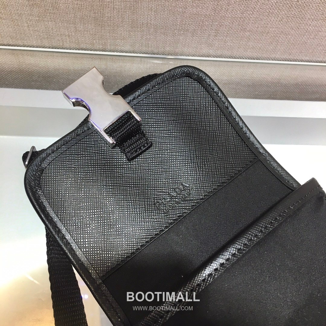 Prada Saffiano Leather Phone Crossbody Bag with Triangle Logo 프라다 사피아노 레더 삼각로고 폰 크로스백 2ZH109 12cm 9