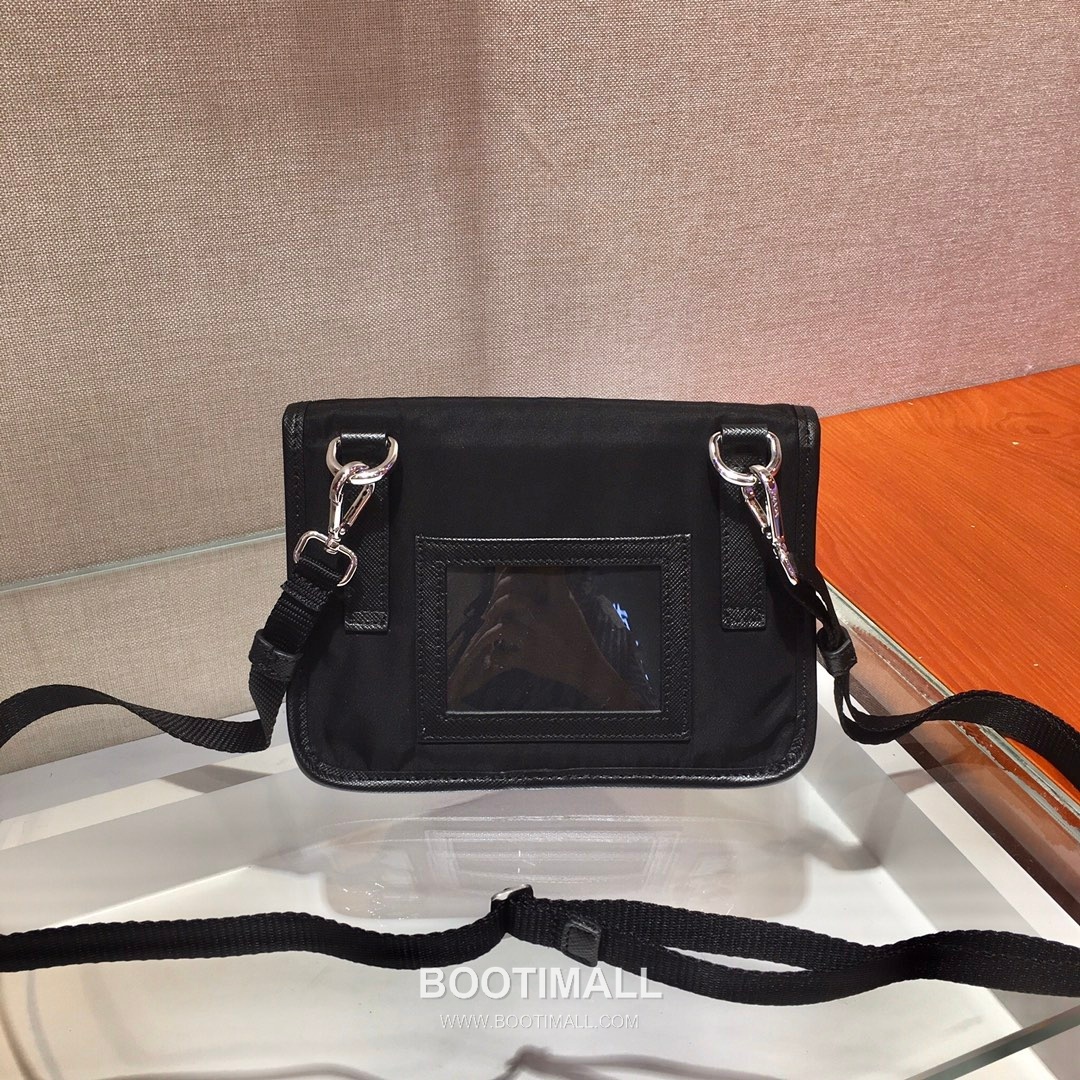 Prada Saffiano Leather Mini Messenger Bag with Triangle Logo 프라다 사피아노 레더 삼각로고 미니 메신저백 2ZH108 18cm 6