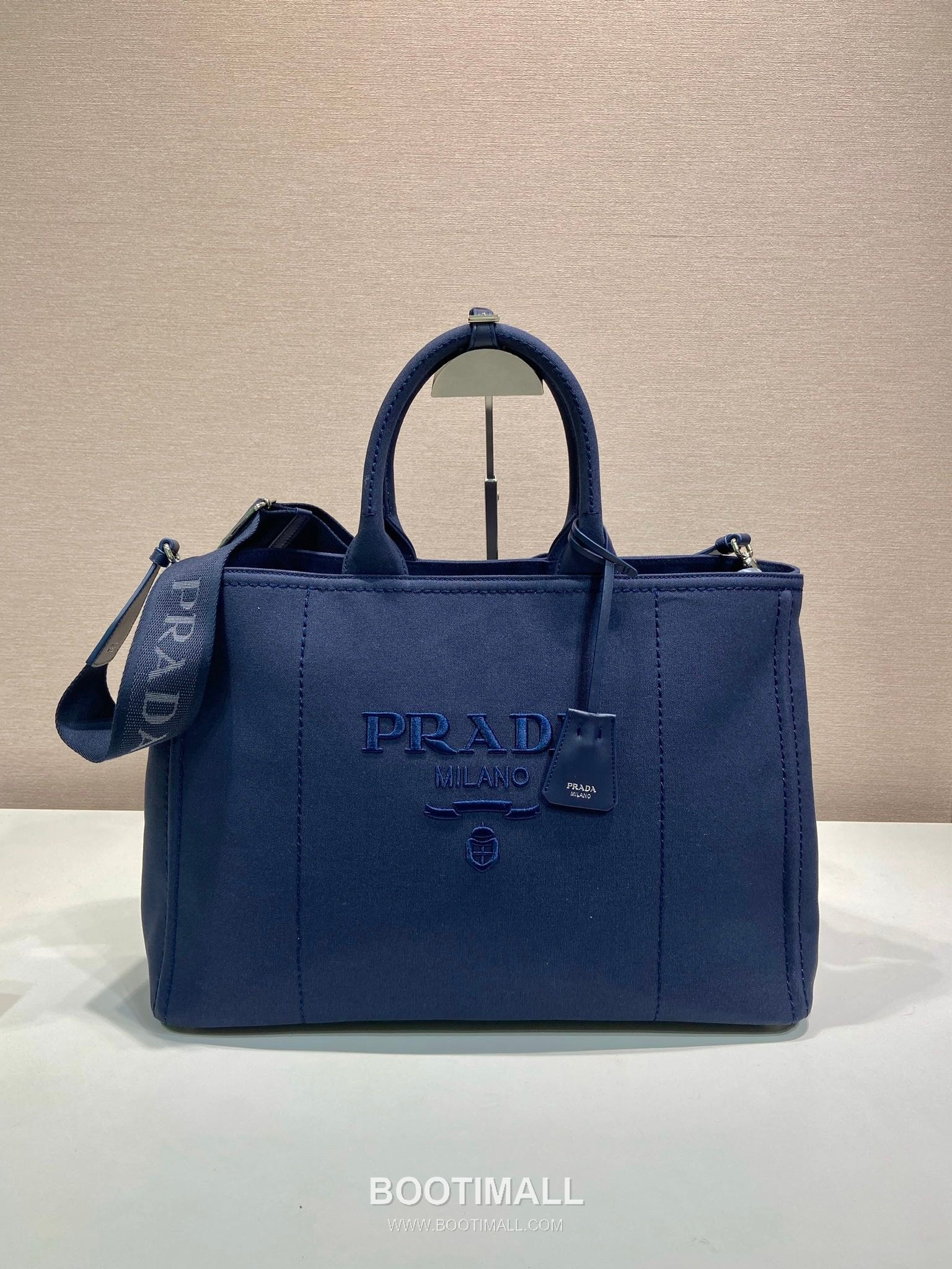 Prada Canvas Leather Trim Tote Bag with Adjustable Strap and Stitch Detail 프라다 캔버스 레더 트림 조절 스트랩 스티치 토트백 2VG131 43cm 1