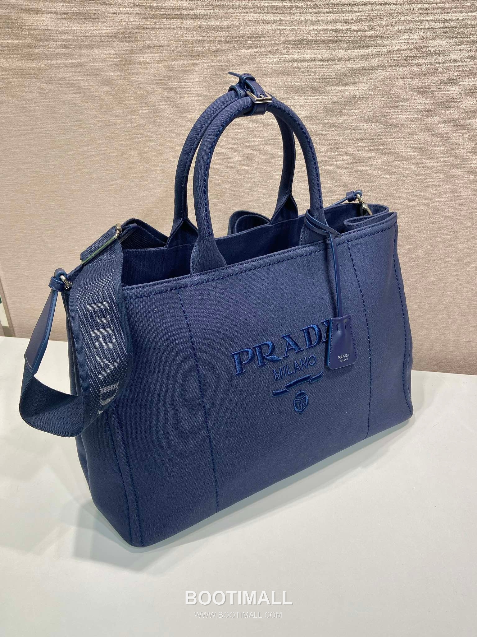Prada Canvas Leather Trim Tote Bag with Adjustable Strap and Stitch Detail 프라다 캔버스 레더 트림 조절 스트랩 스티치 토트백 2VG131 43cm 2
