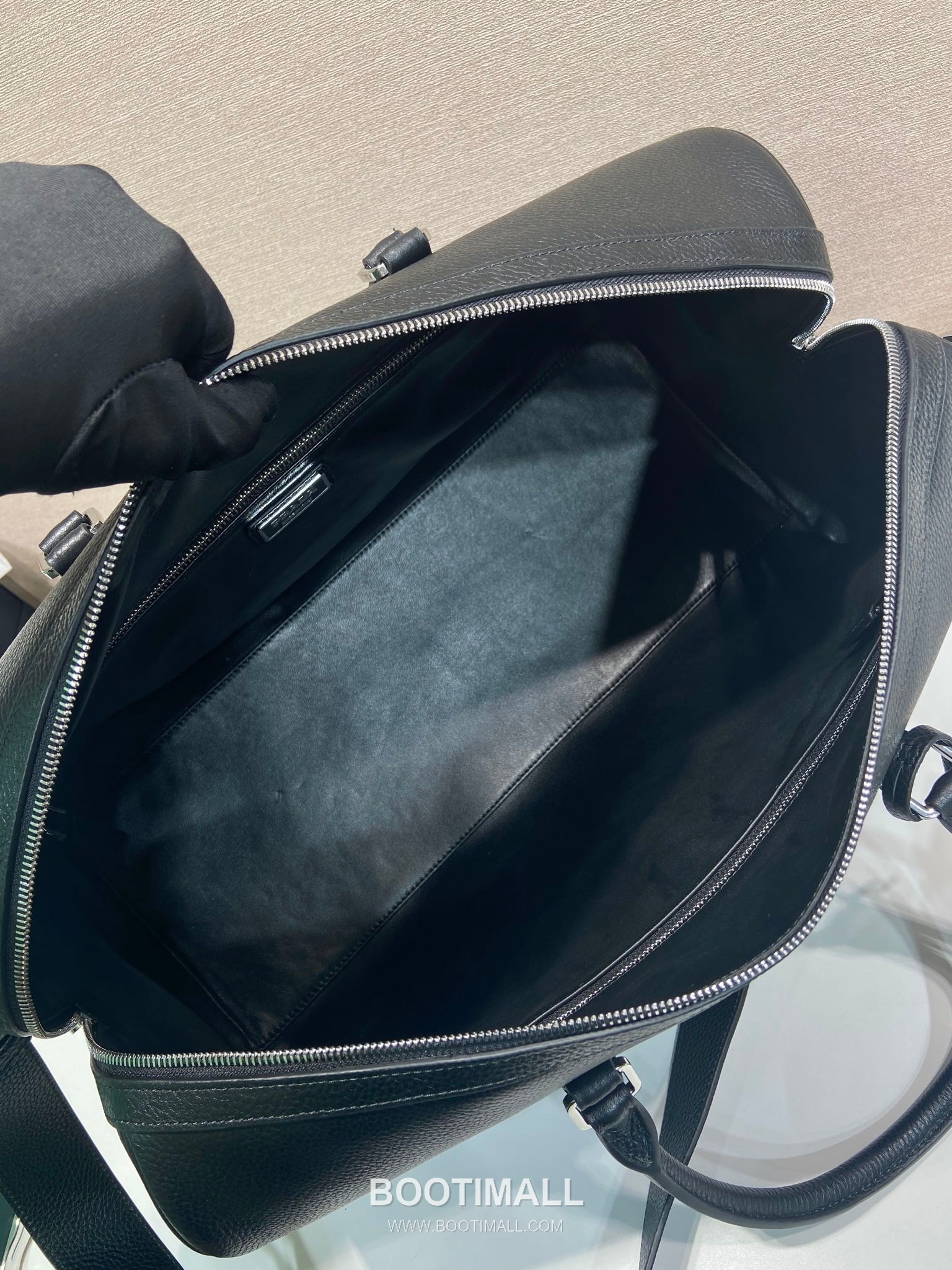 Prada Leather Travel Bag with Triangle Logo and Detachable Strap 프라다 레더 삼각로고 탈부착 스트랩 트래블백 2VC048 50cm 8