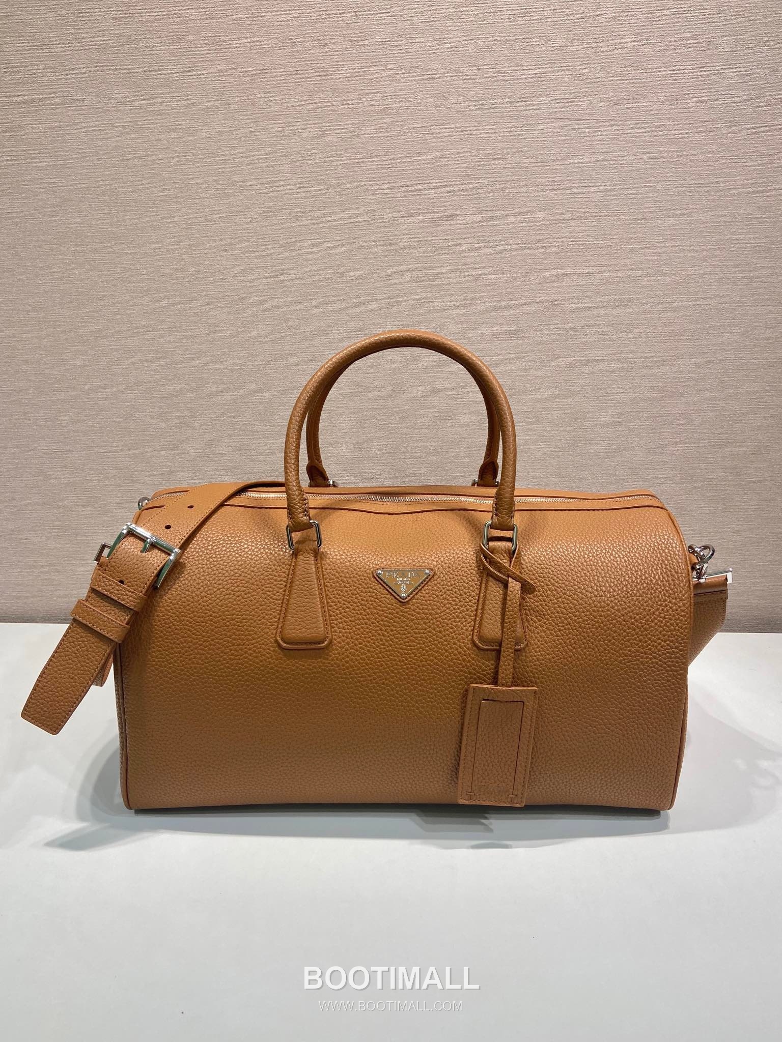 Prada Leather Travel Bag with Triangle Logo and Detachable Strap 프라다 레더 삼각로고 탈부착 스트랩 트래블백 2VC048 50cm 1