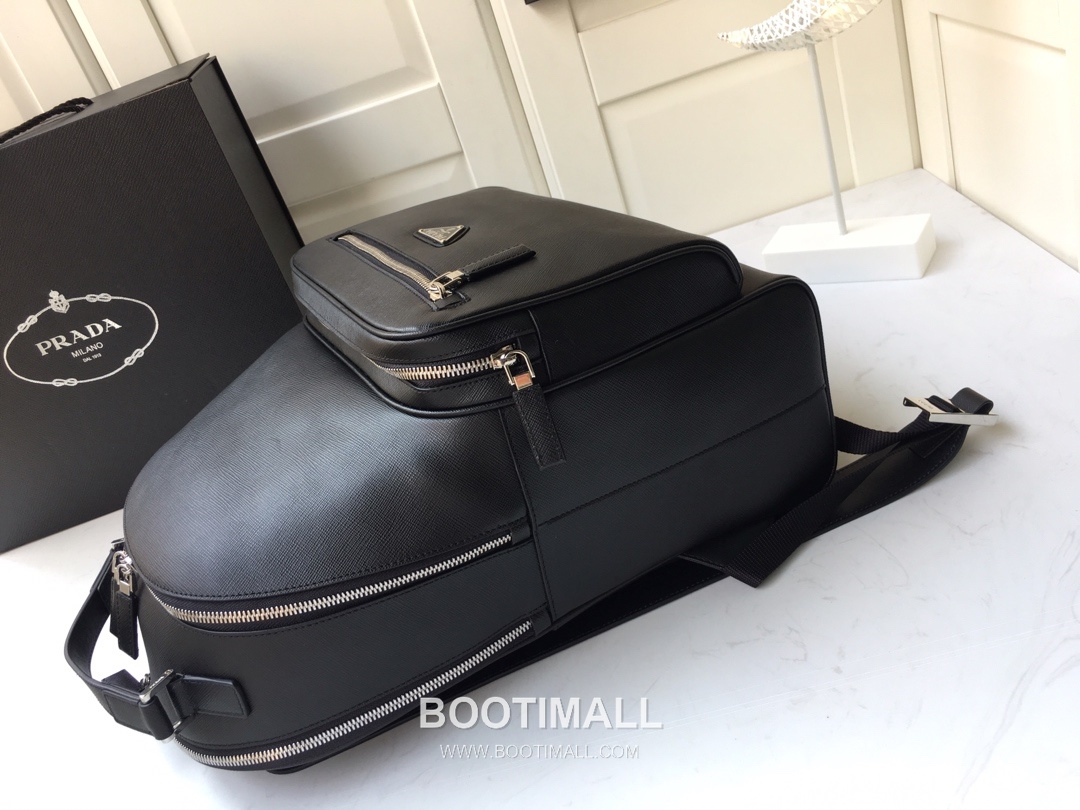 Prada Saffiano Leather Backpack with Dual Zip Compartments and Trolley Strap 프라다 사피아노 레더 듀얼 지퍼 수납 트롤리 스트랩 백팩 2VZ032 27cm 2