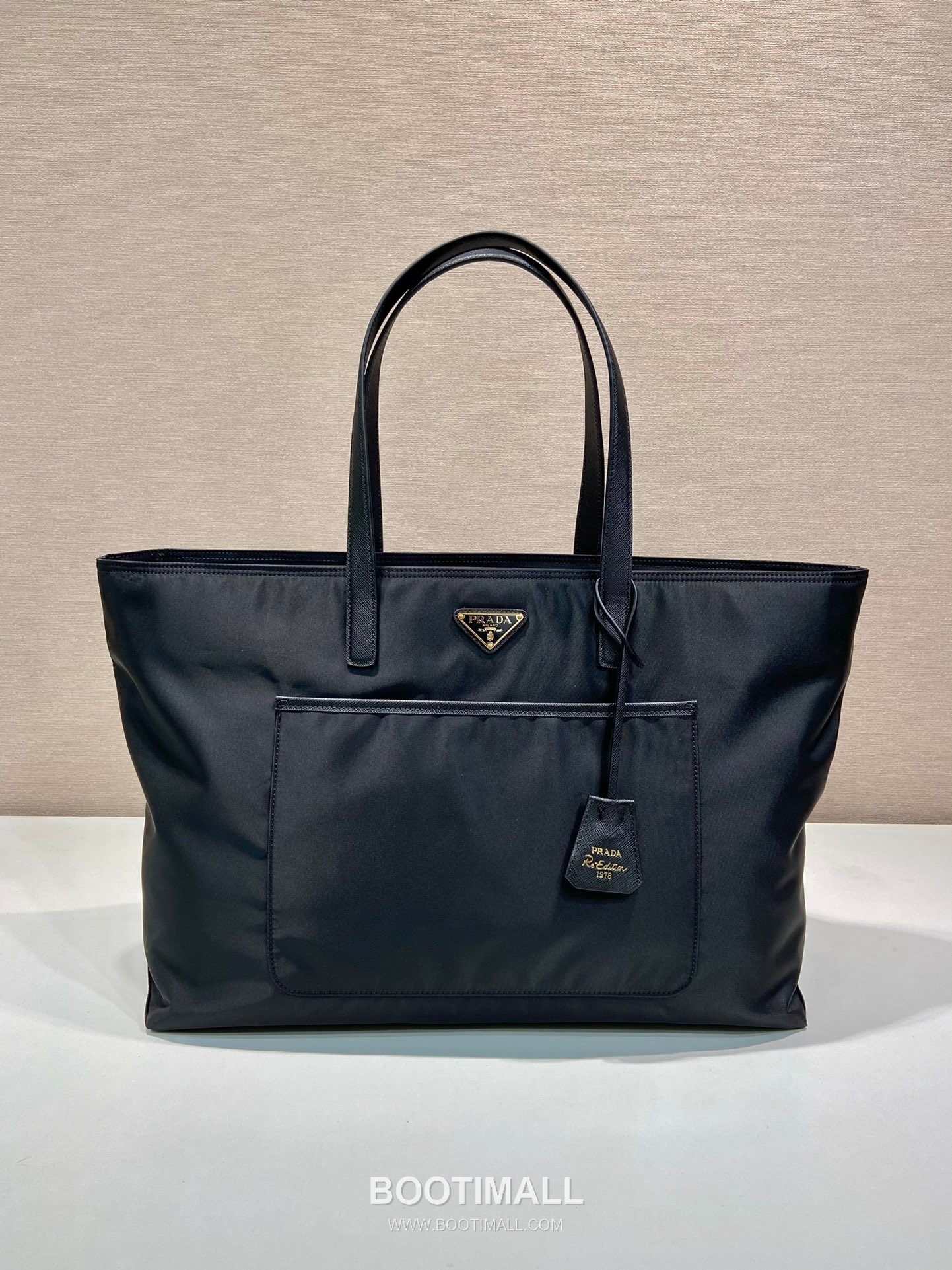 Prada Nylon Tote Bag with Minimal Structure and Large Capacity 프라다 나일론 미니멀 구조 대용량 토트백 1BG527 43cm 1