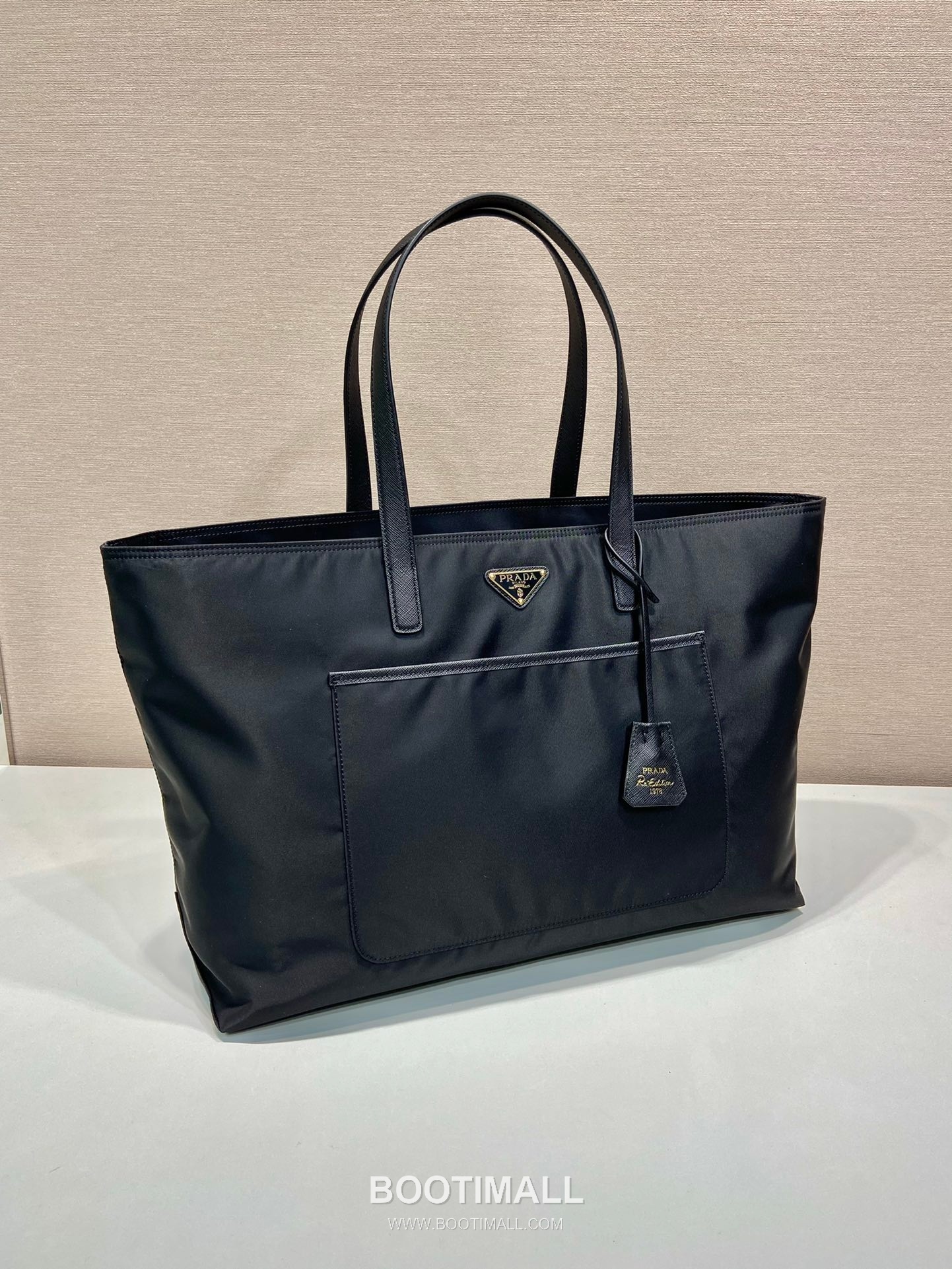 Prada Nylon Tote Bag with Minimal Structure and Large Capacity 프라다 나일론 미니멀 구조 대용량 토트백 1BG527 43cm 2