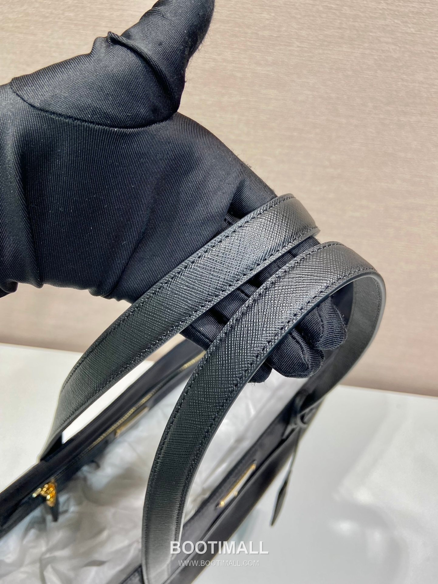 Prada Nylon Tote Bag with Minimal Structure and Large Capacity 프라다 나일론 미니멀 구조 대용량 토트백 1BG527 43cm 7