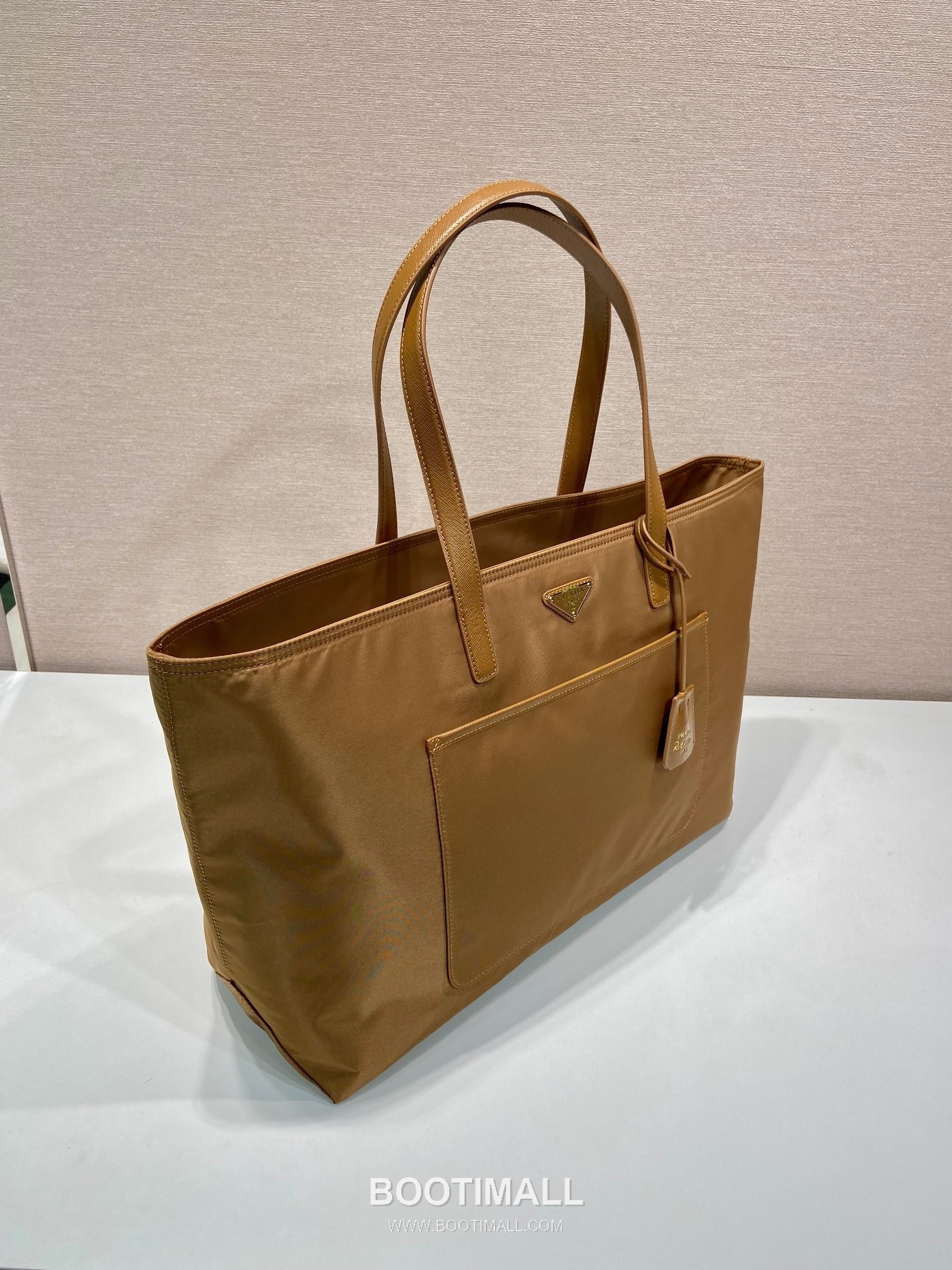 Prada Nylon Tote Bag with Minimal Structure and Large Capacity 프라다 나일론 미니멀 구조 대용량 토트백 1BG527 43cm 2