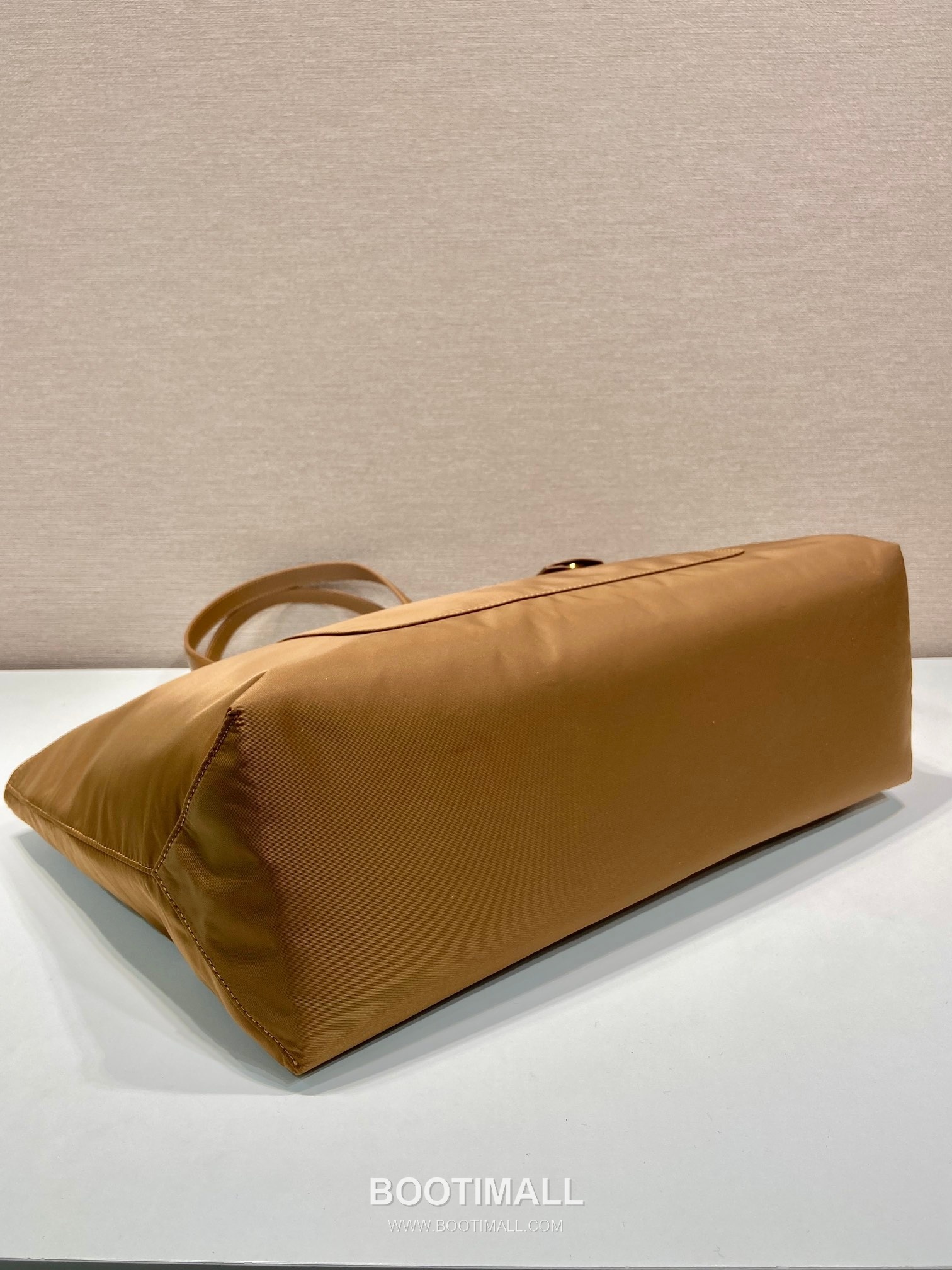 Prada Nylon Tote Bag with Minimal Structure and Large Capacity 프라다 나일론 미니멀 구조 대용량 토트백 1BG527 43cm 6