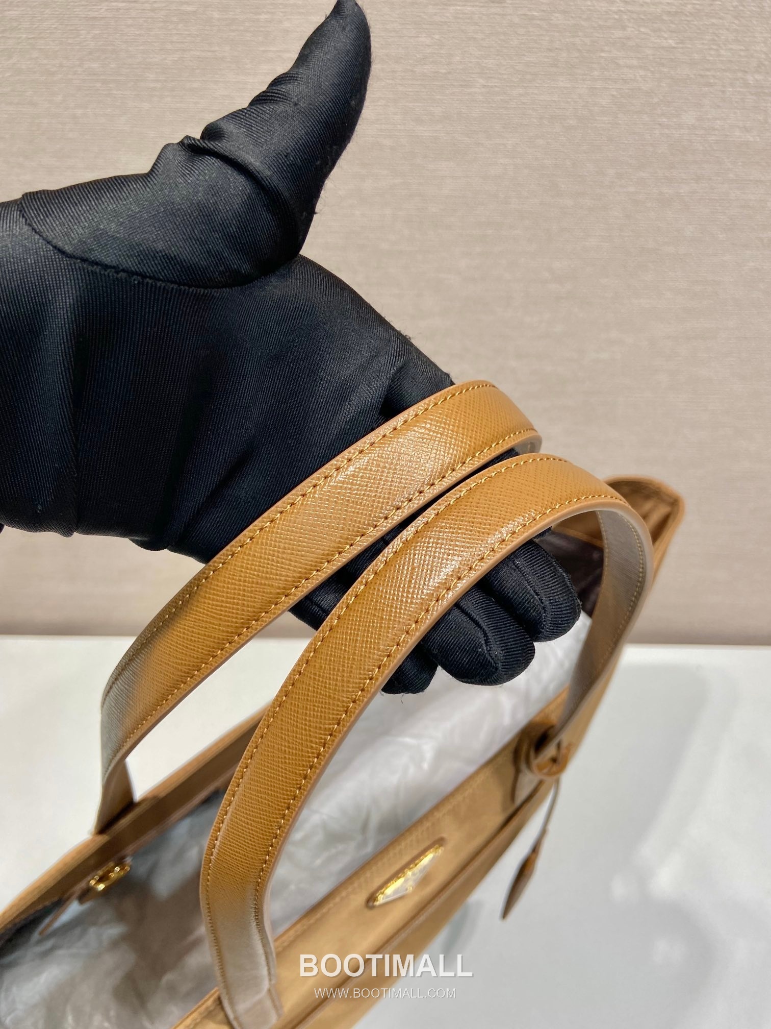 Prada Nylon Tote Bag with Minimal Structure and Large Capacity 프라다 나일론 미니멀 구조 대용량 토트백 1BG527 43cm 7