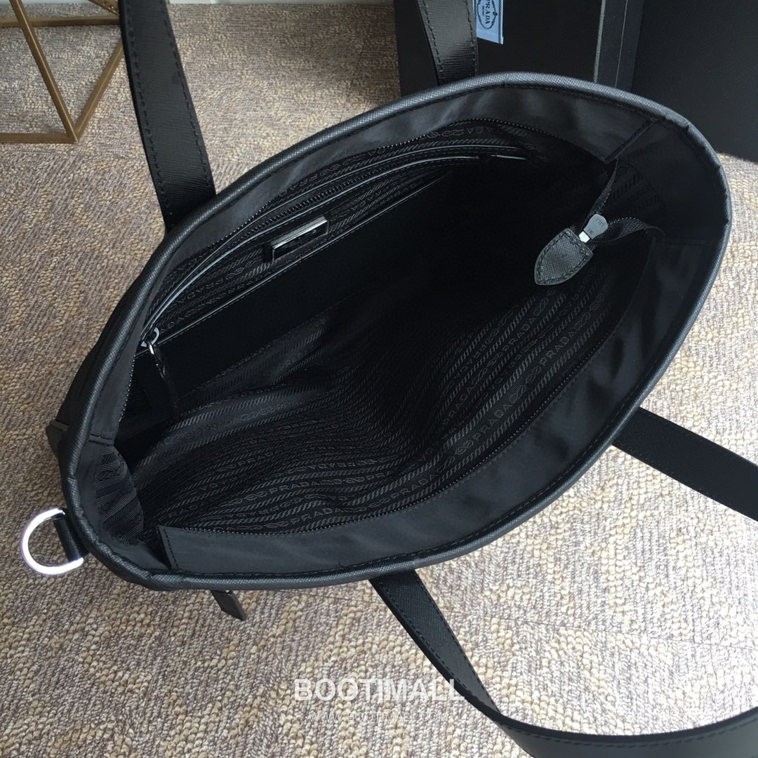 Prada Parachute Nylon Tote Bag with Multi Compartment and Minimal Design 프라다 패러슈트 나일론 멀티수납 미니멀 토트백 2VG860 34cm 8
