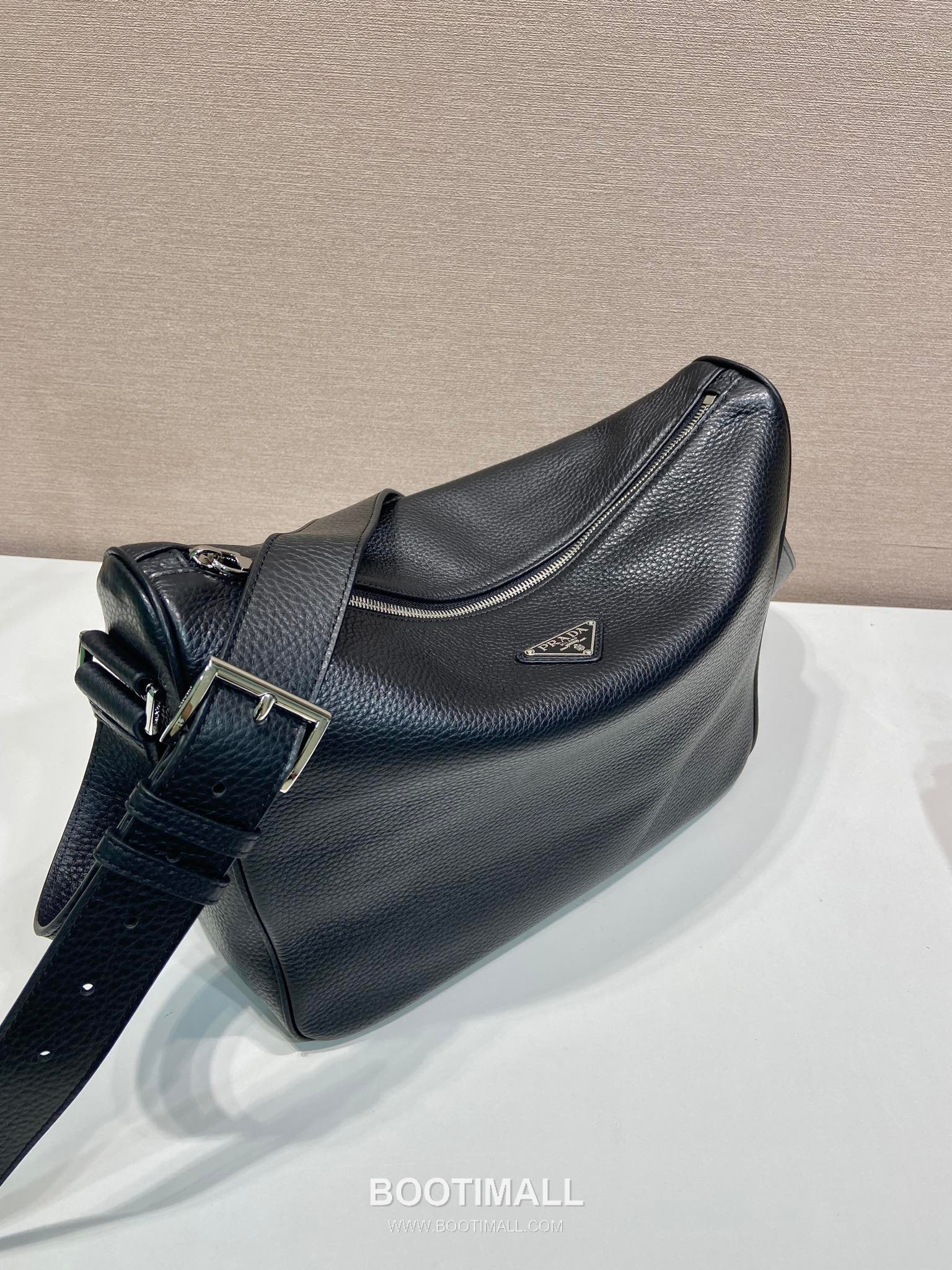 Prada Leather Messenger Bag with Adjustable Strap and Triangle Logo 프라다 레더 조절 스트랩 삼각로고 메신저백 2VH182 30cm 2