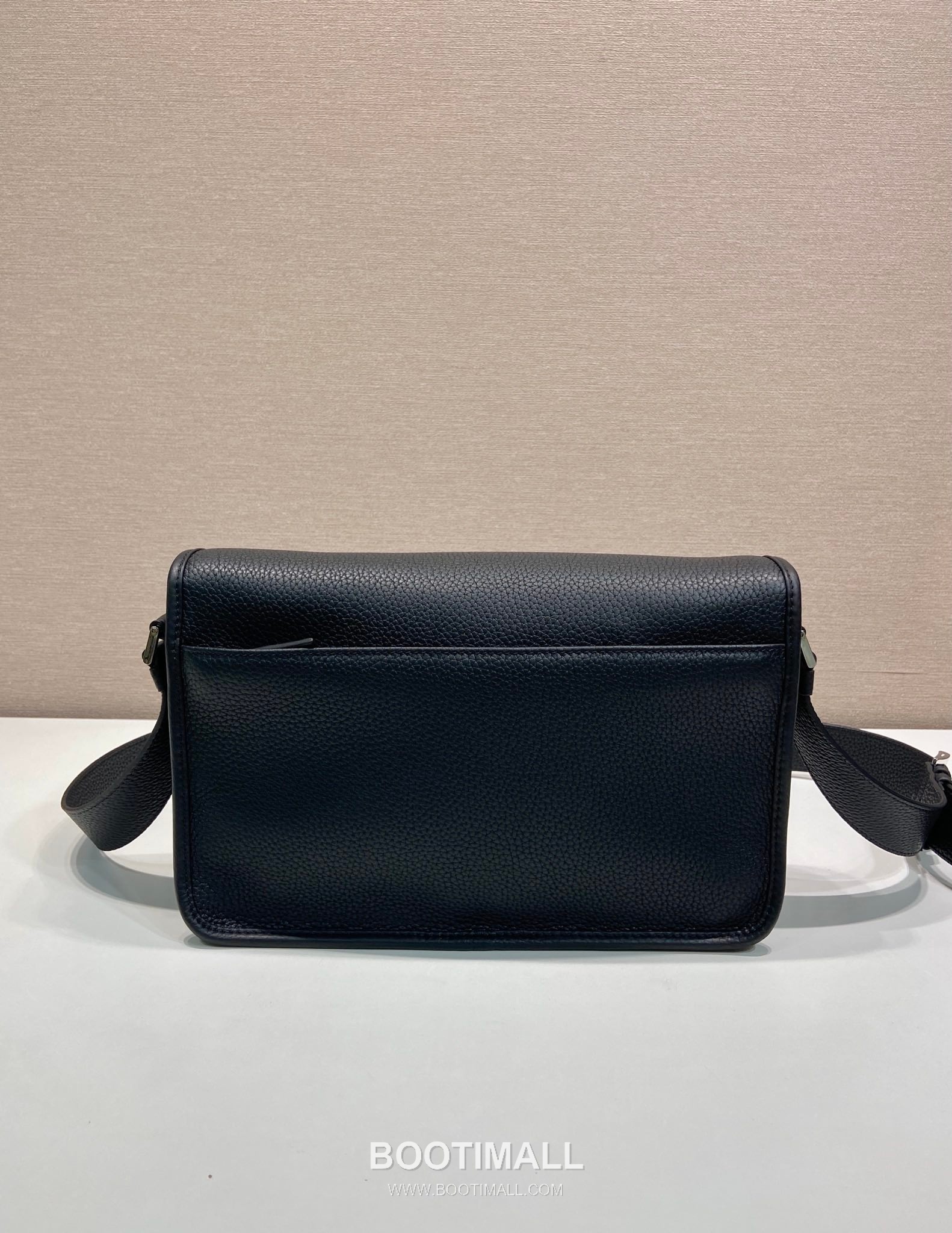 Prada Calfskin Leather Flap Messenger Bag with Magnetic Closure and Adjustable Strap 프라다 카프스킨 레더 마그네틱 플랩 조절 스트랩 메신저백 2VD075 30cm 4