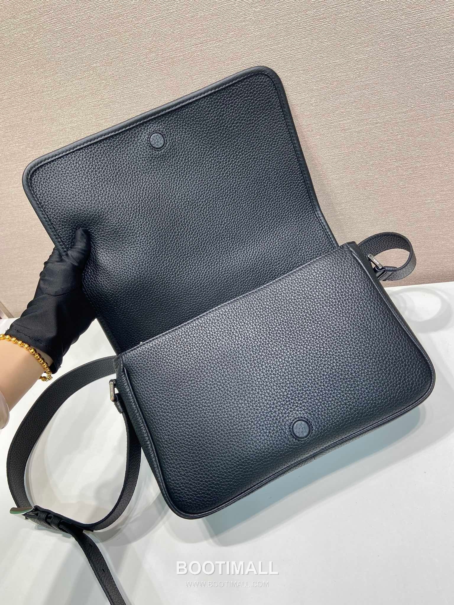 Prada Calfskin Leather Flap Messenger Bag with Magnetic Closure and Adjustable Strap 프라다 카프스킨 레더 마그네틱 플랩 조절 스트랩 메신저백 2VD075 30cm 7