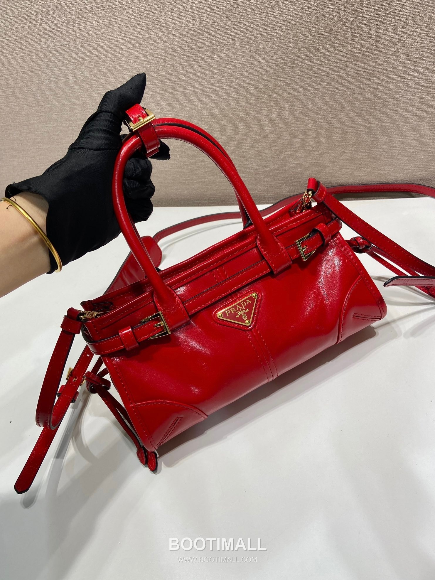 Prada Softlux Oil Wax Leather Mini Top Handle Bag with Adjustable Strap 프라다 오일왁스 레더 미니 탑핸들 조절 스트랩백 1BA486 23.5cm 3