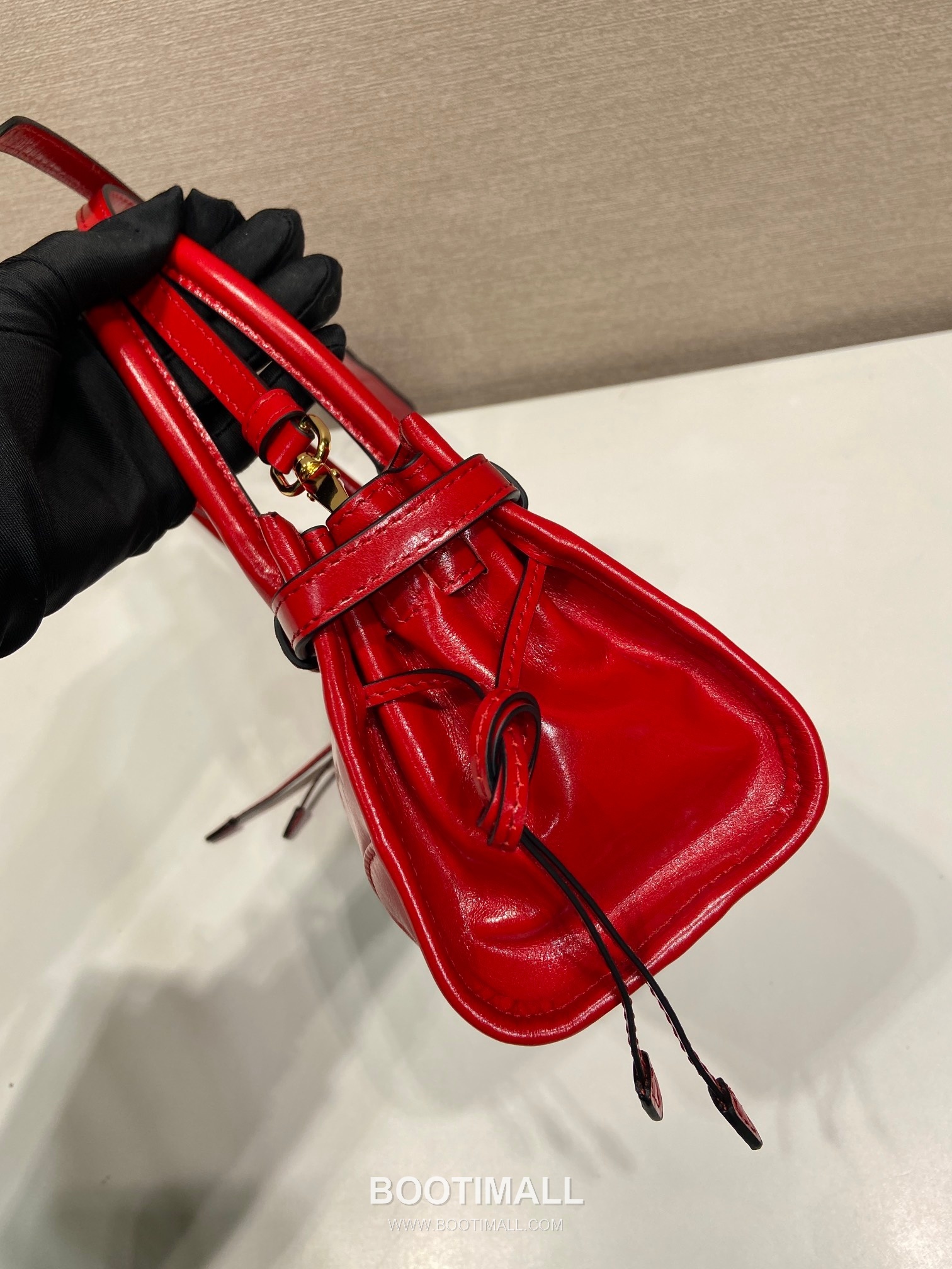 Prada Softlux Oil Wax Leather Mini Top Handle Bag with Adjustable Strap 프라다 오일왁스 레더 미니 탑핸들 조절 스트랩백 1BA486 23.5cm 5