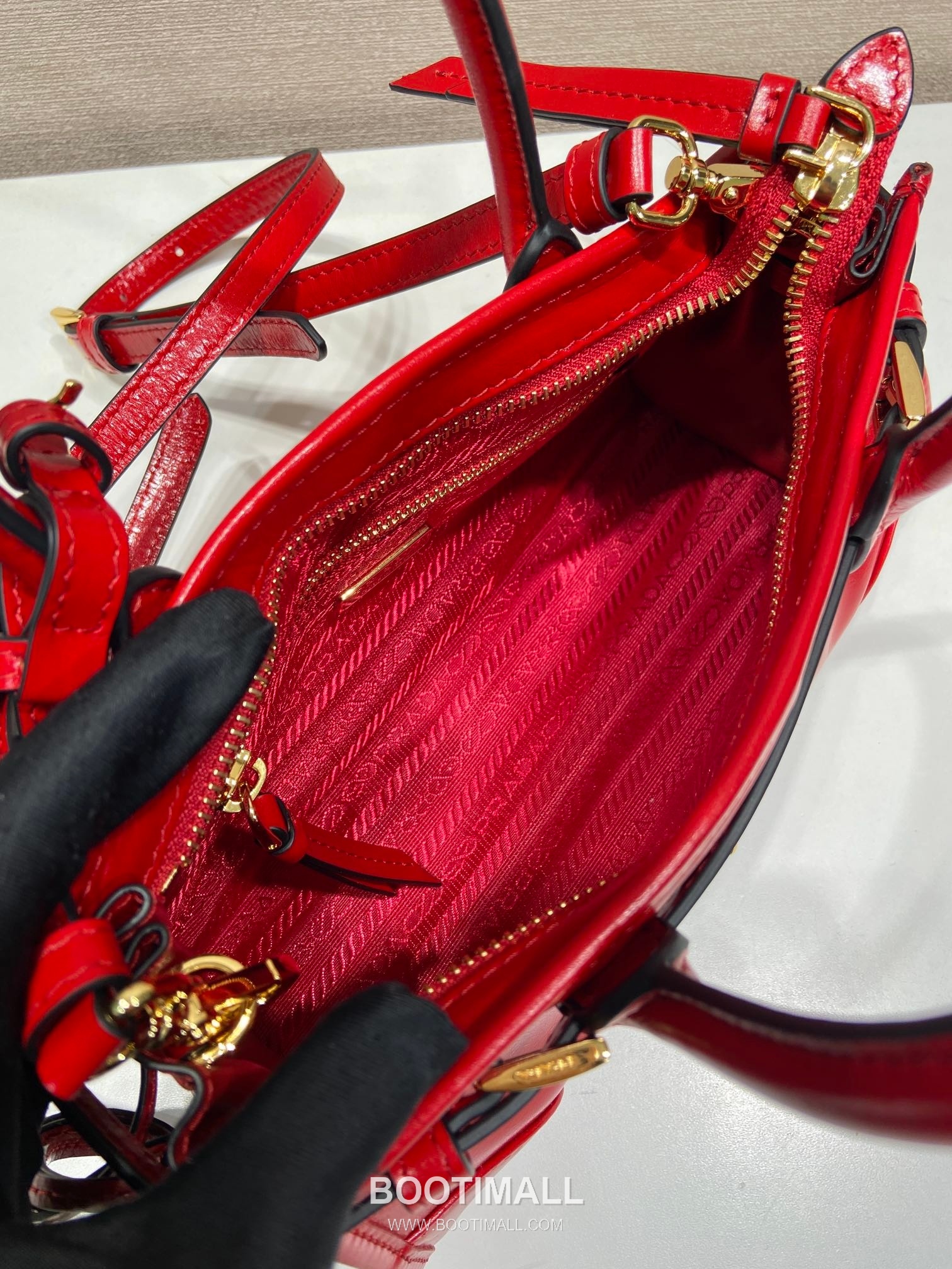 Prada Softlux Oil Wax Leather Mini Top Handle Bag with Adjustable Strap 프라다 오일왁스 레더 미니 탑핸들 조절 스트랩백 1BA486 23.5cm 8