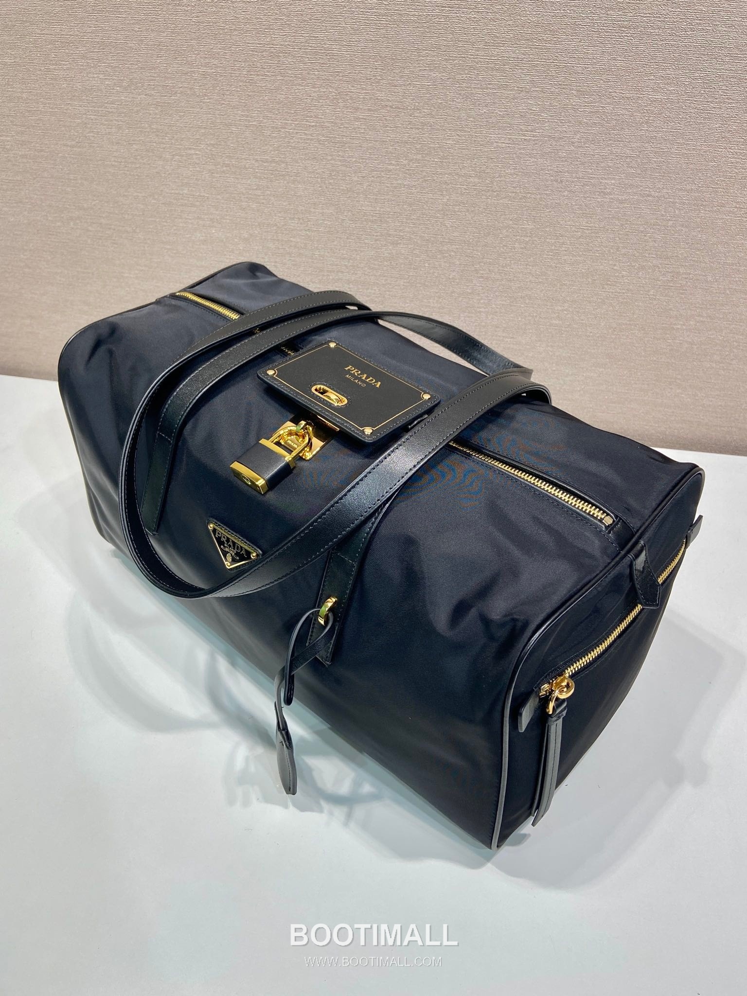 Prada Travel Duffel Bag with Leather Trim and Lock Detail 프라다 레더 트림 락 디테일 트래블 더플백 1BB135 40cm 3