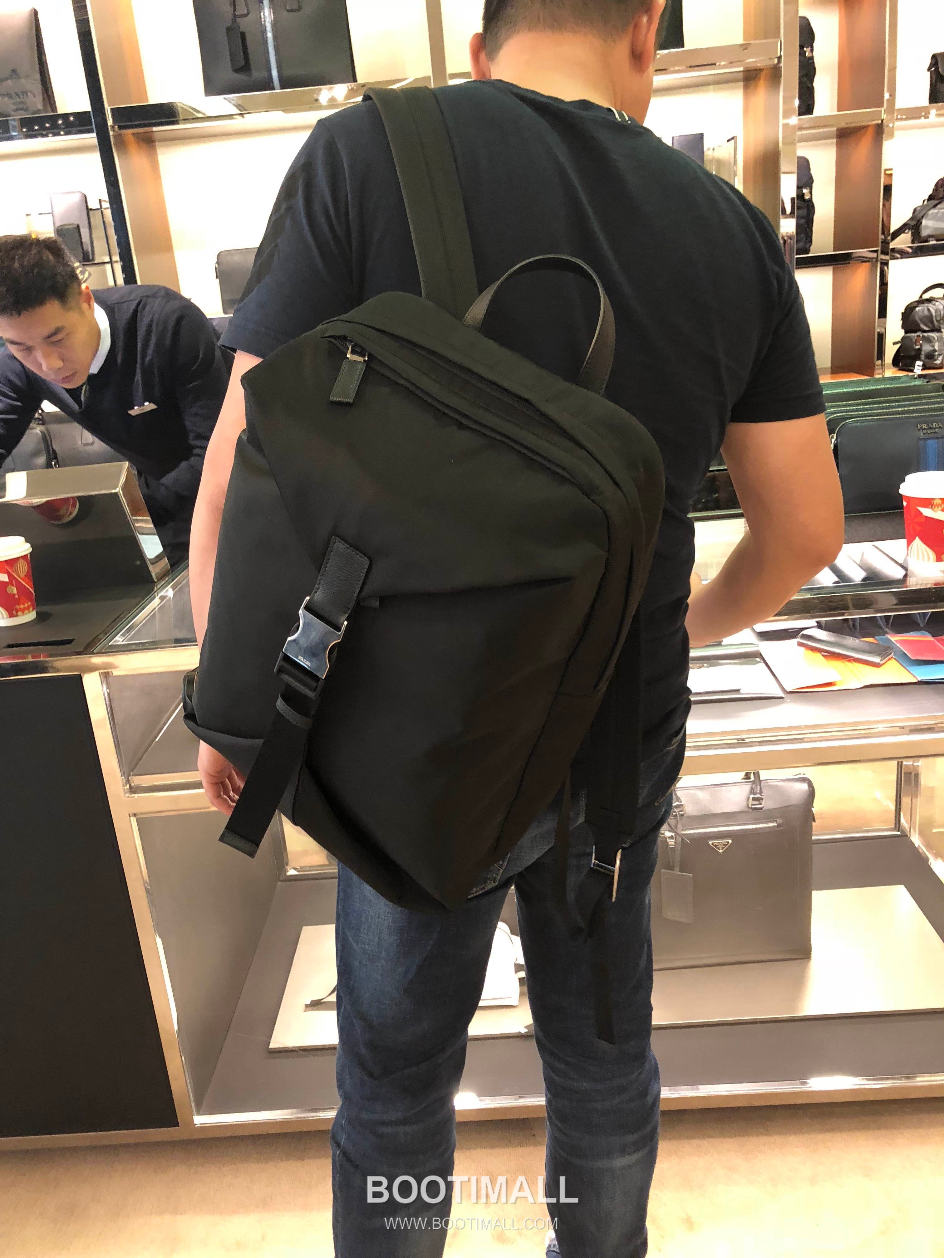 Prada Nylon Saffiano Leather Multi Functional Backpack with Hidden Pocket 프라다 나일론 사피아노 레더 히든포켓 멀티기능 백팩 2VZ028 29cm 1