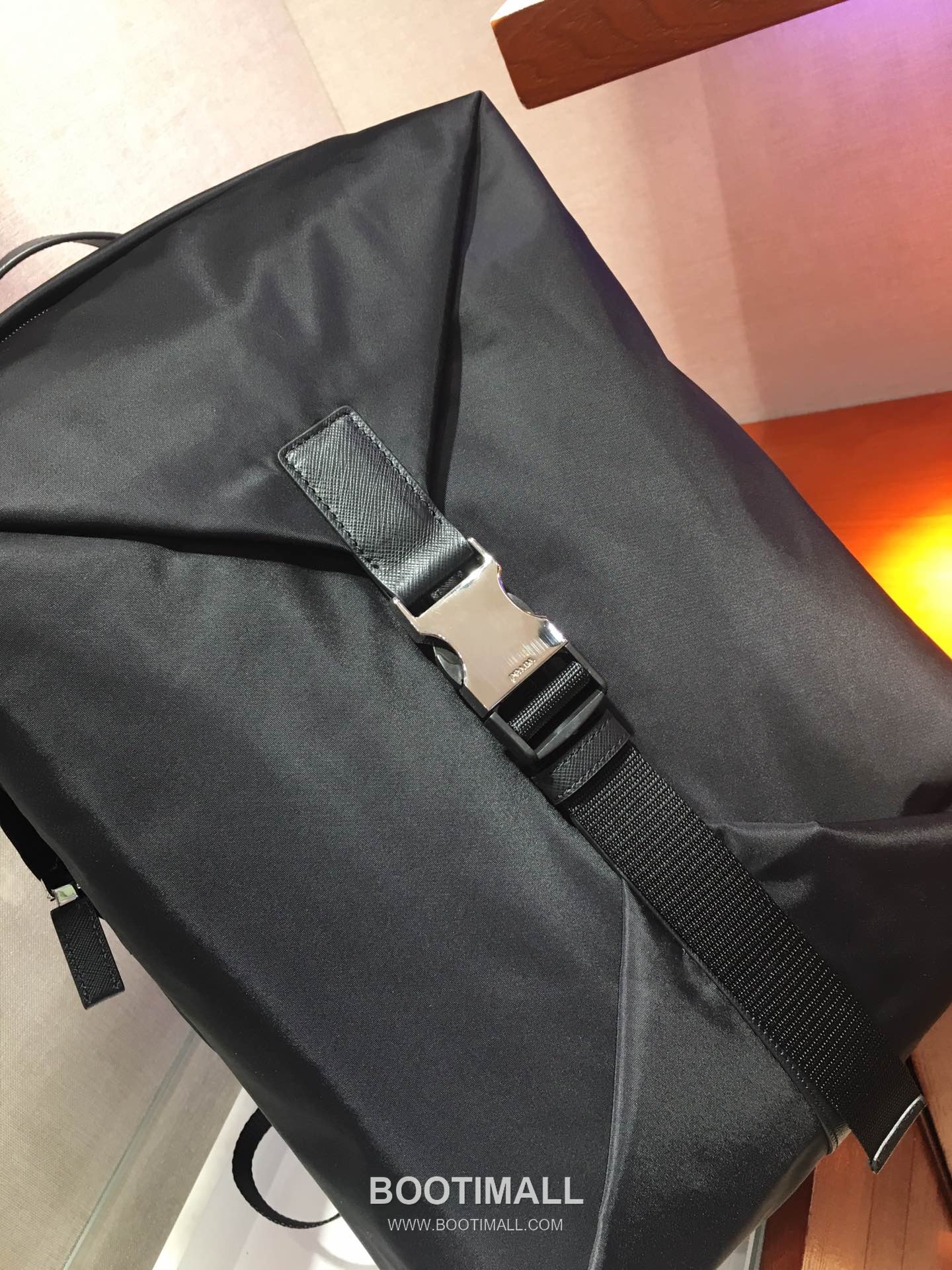 Prada Nylon Saffiano Leather Multi Functional Backpack with Hidden Pocket 프라다 나일론 사피아노 레더 히든포켓 멀티기능 백팩 2VZ028 29cm 4