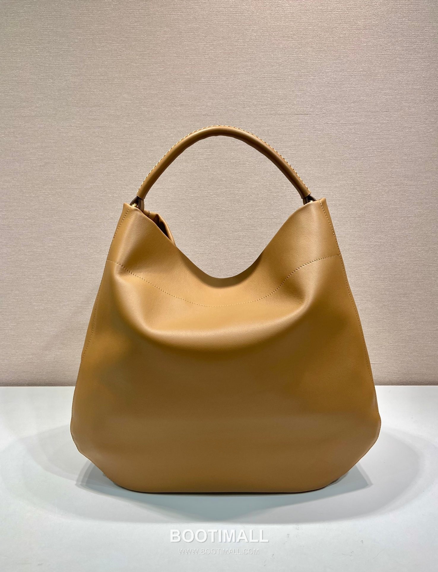 Prada Calfskin Leather Shoulder Tote Bag with Magnetic Closure and Logo Detail 프라다 카프스킨 레더 마그네틱 클로저 로고 디테일 숄더 토트백 1BC219 45.5cm 4