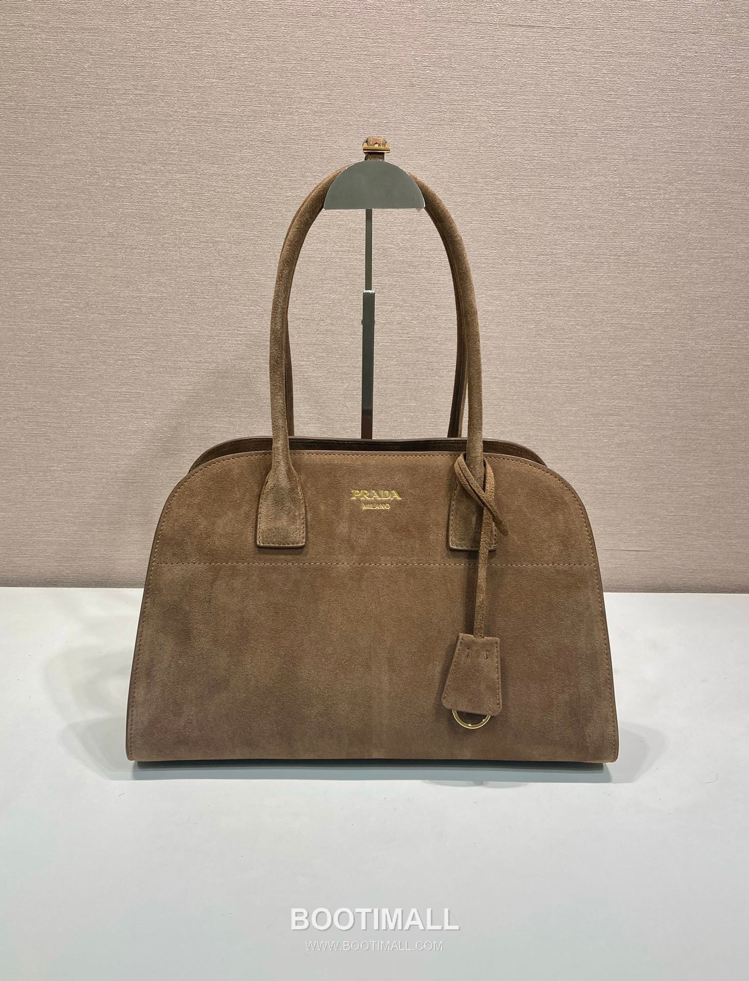 Prada Suede Leather Oversize Tote Bag with Minimal Structure 프라다 스웨이드 레더 오버사이즈 미니멀 토트백 1BG572 35cm 1
