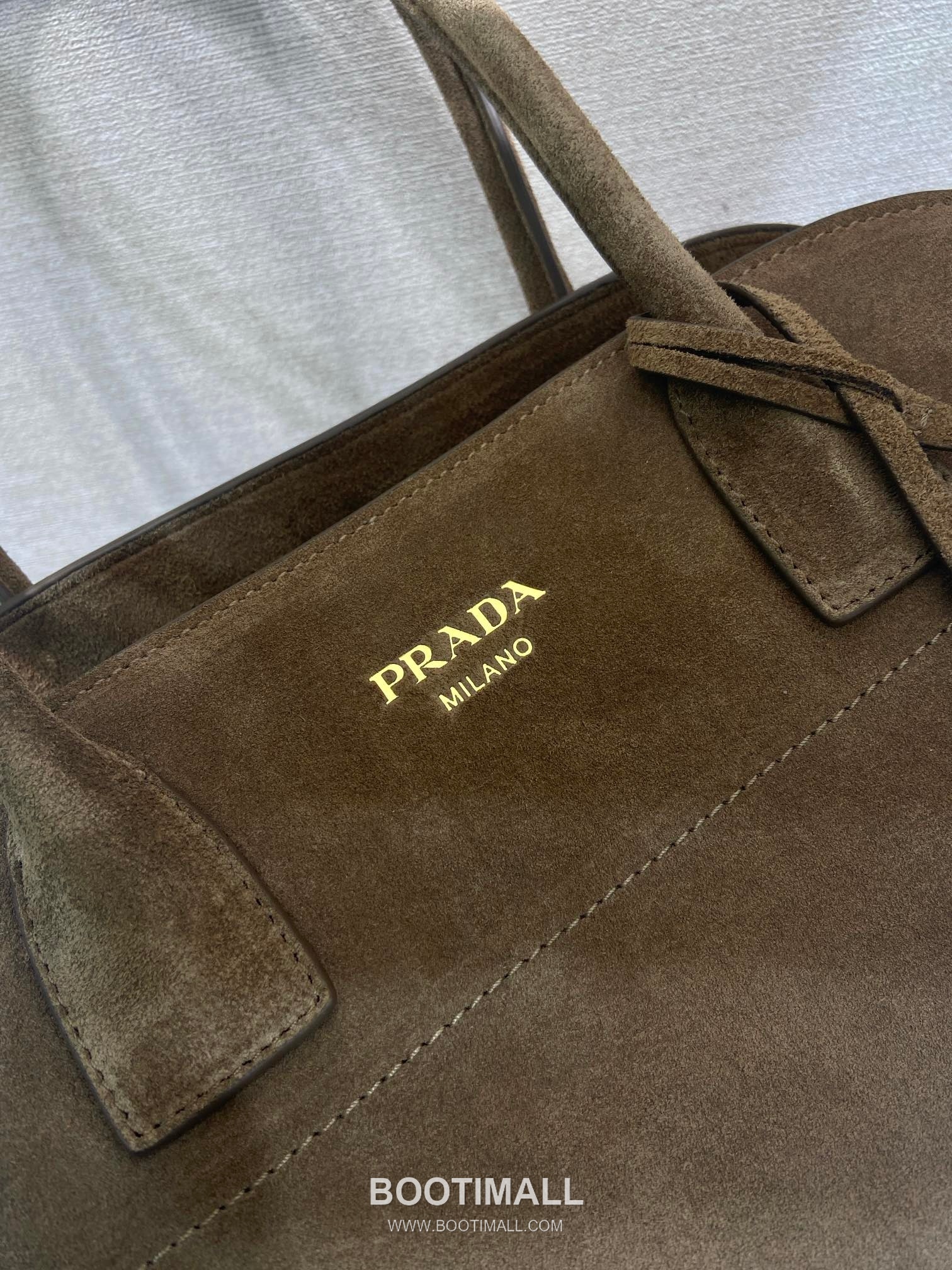 Prada Suede Leather Oversize Tote Bag with Minimal Structure 프라다 스웨이드 레더 오버사이즈 미니멀 토트백 1BG572 35cm 7