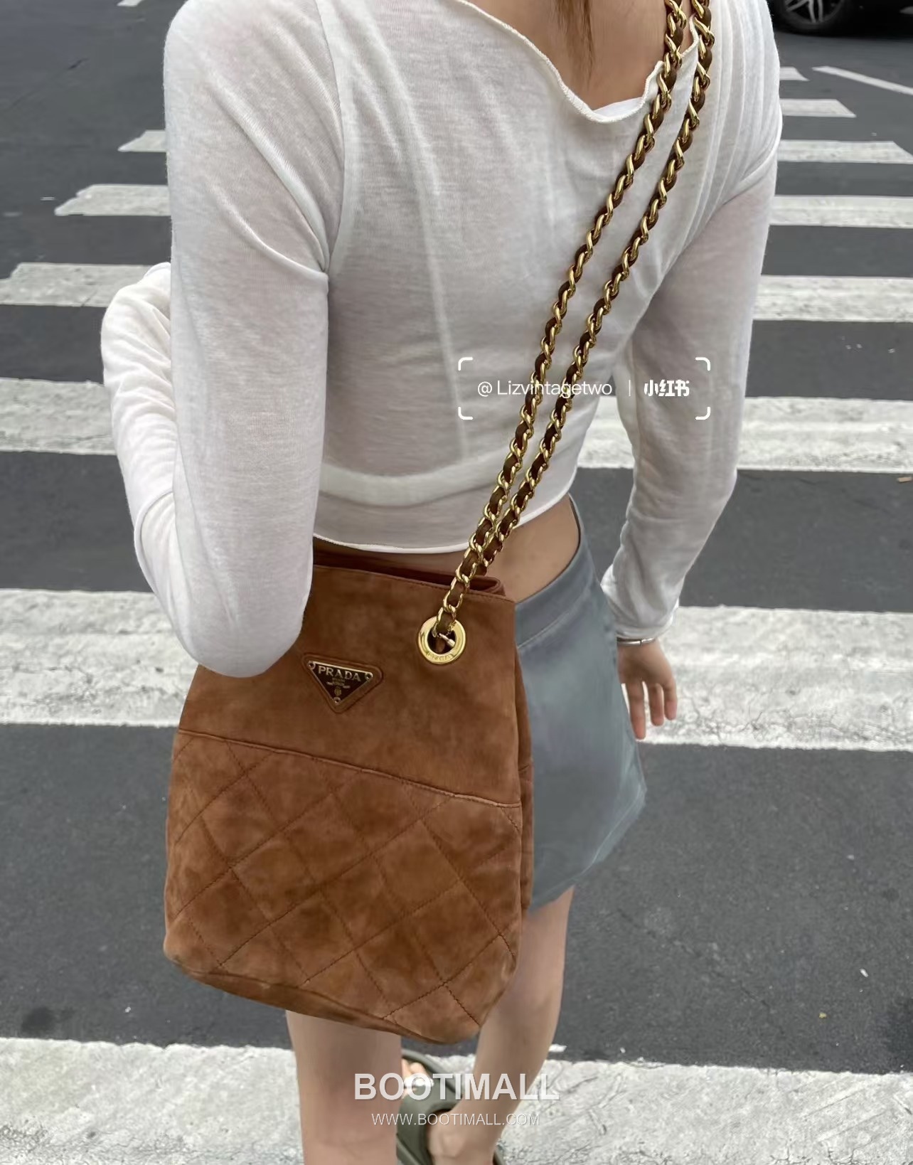 Prada Suede Leather Oversize Tote Bag with Minimal Structure 프라다 스웨이드 레더 오버사이즈 미니멀 토트백 1BG572 35cm 11