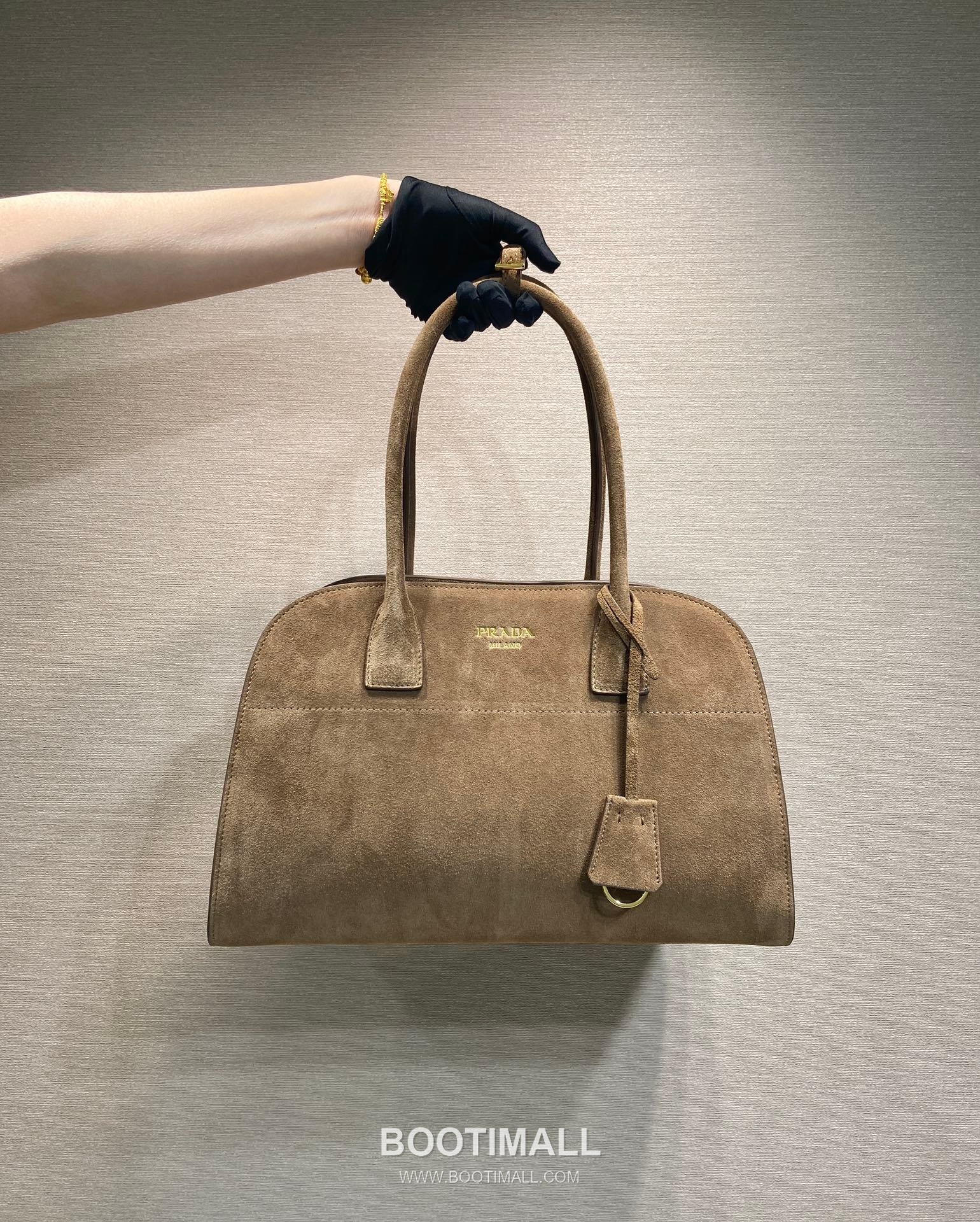 Prada Suede Leather Oversize Tote Bag with Minimal Structure 프라다 스웨이드 레더 오버사이즈 미니멀 토트백 1BG572 35cm 12