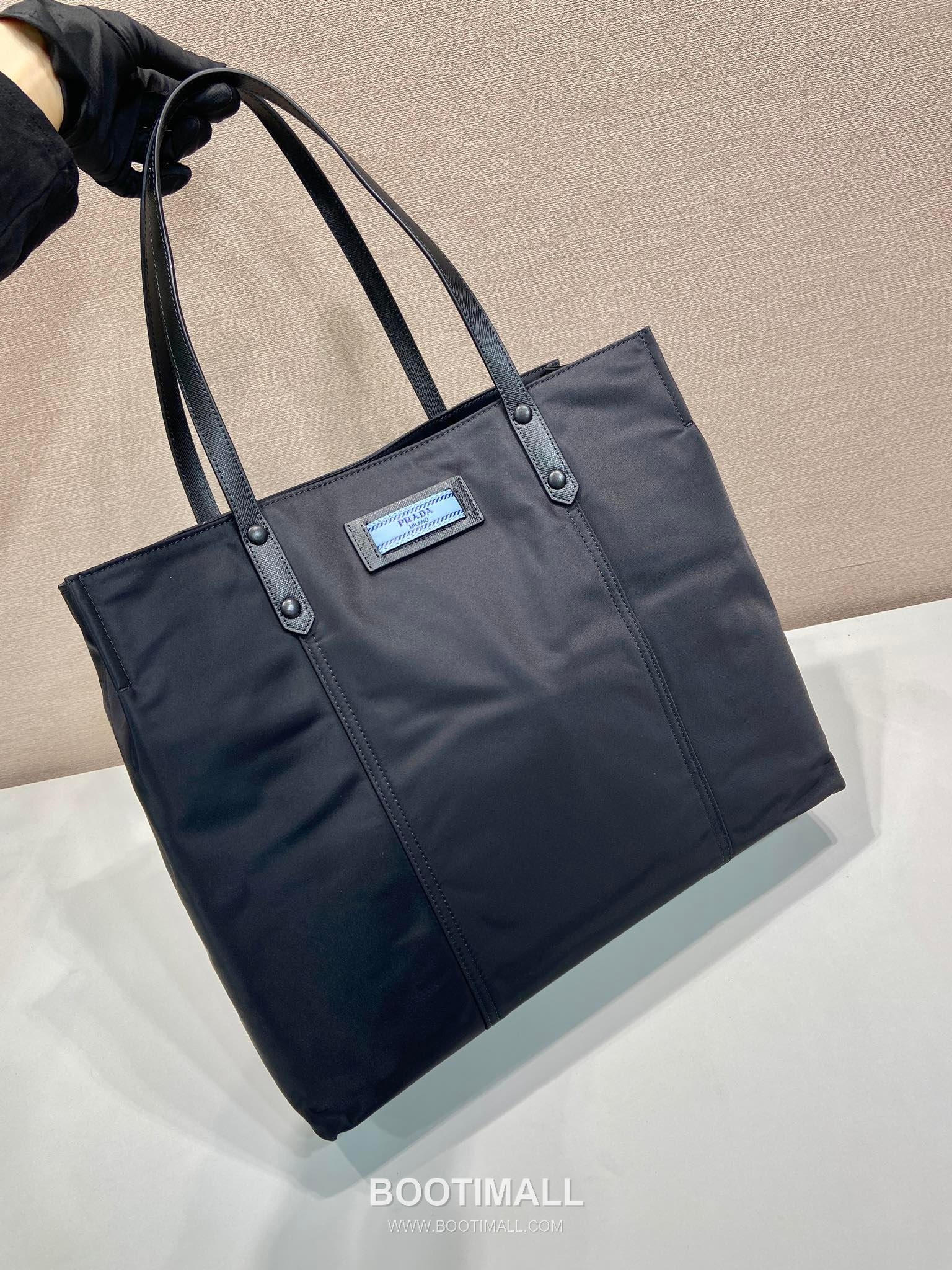 Prada Nylon Tote Bag with Calfskin Trim and Contrast Logo Detail 프라다 나일론 카프스킨 트림 콘트라스트 로고 토트백 1BG184 40cm 3