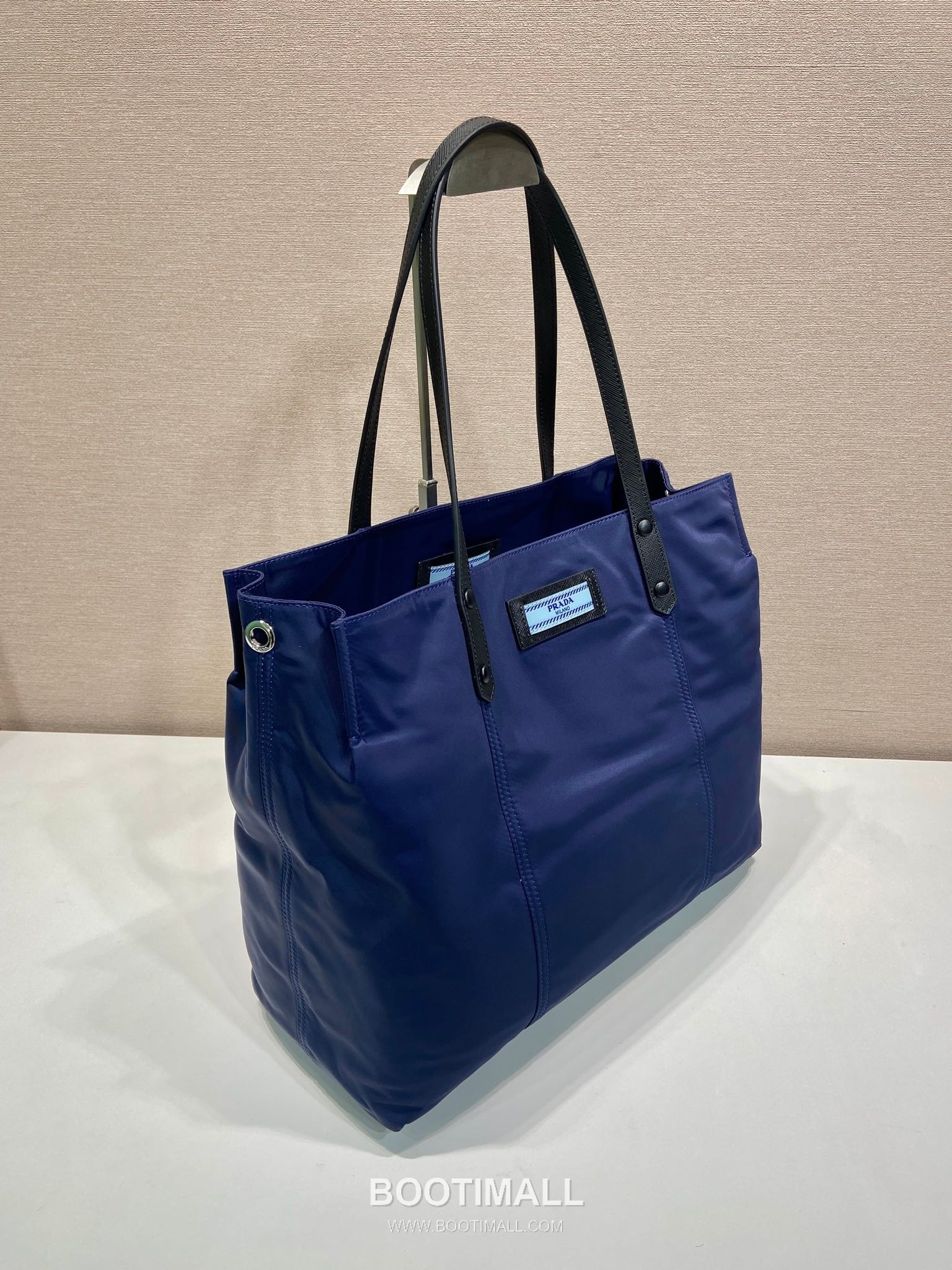 Prada Nylon Tote Bag with Calfskin Trim and Contrast Logo Detail 프라다 나일론 카프스킨 트림 콘트라스트 로고 토트백 1BG184 40cm 3